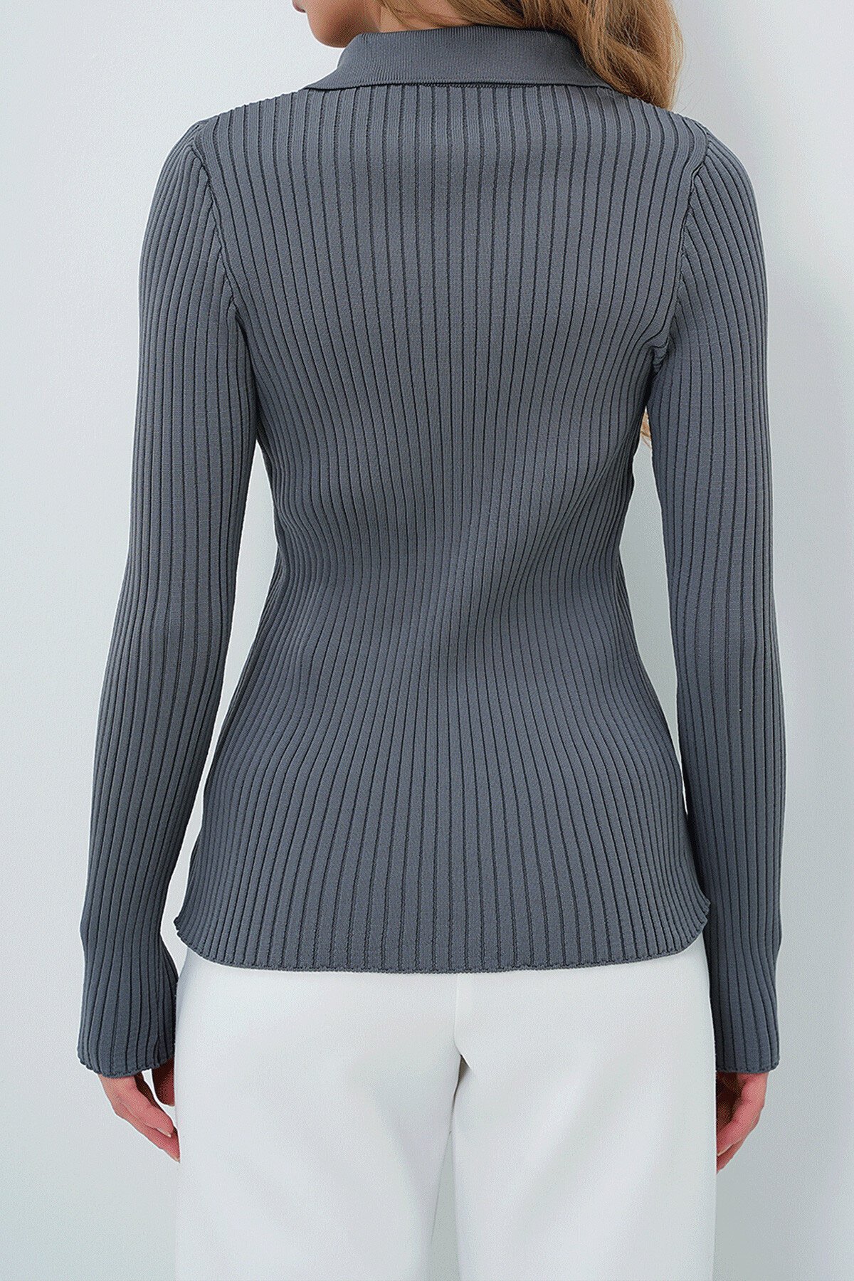 Koyu Gri Polo Yaka Düğmeli Kazak