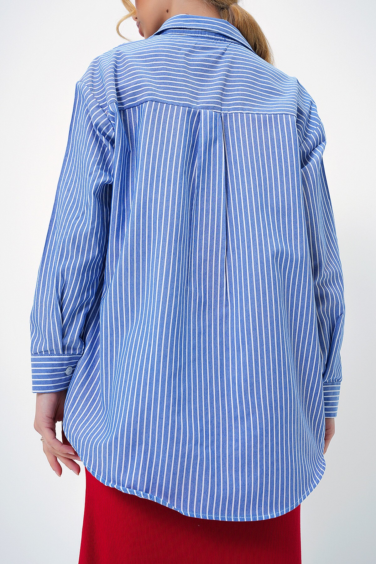 Koyu Mavi Kalp Nakışlı Çizgili Oversize Dokuma Gömlek