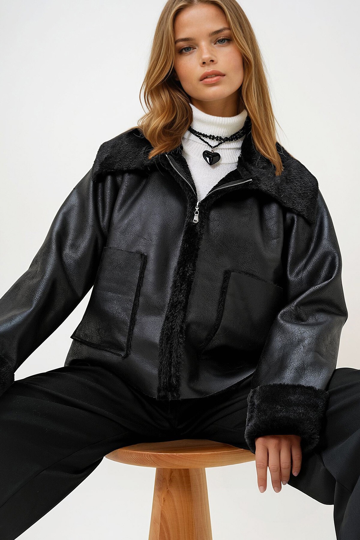 Koyu Siyah Çift Cepli İçi Suni Kürklü Suni Deri Biker Ceket