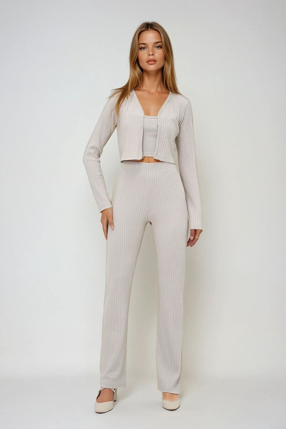 Krem Pamuklu İp Askılı Bustiyer V Yaka Crop Hırka Ve Palazzo Pantolon Takım