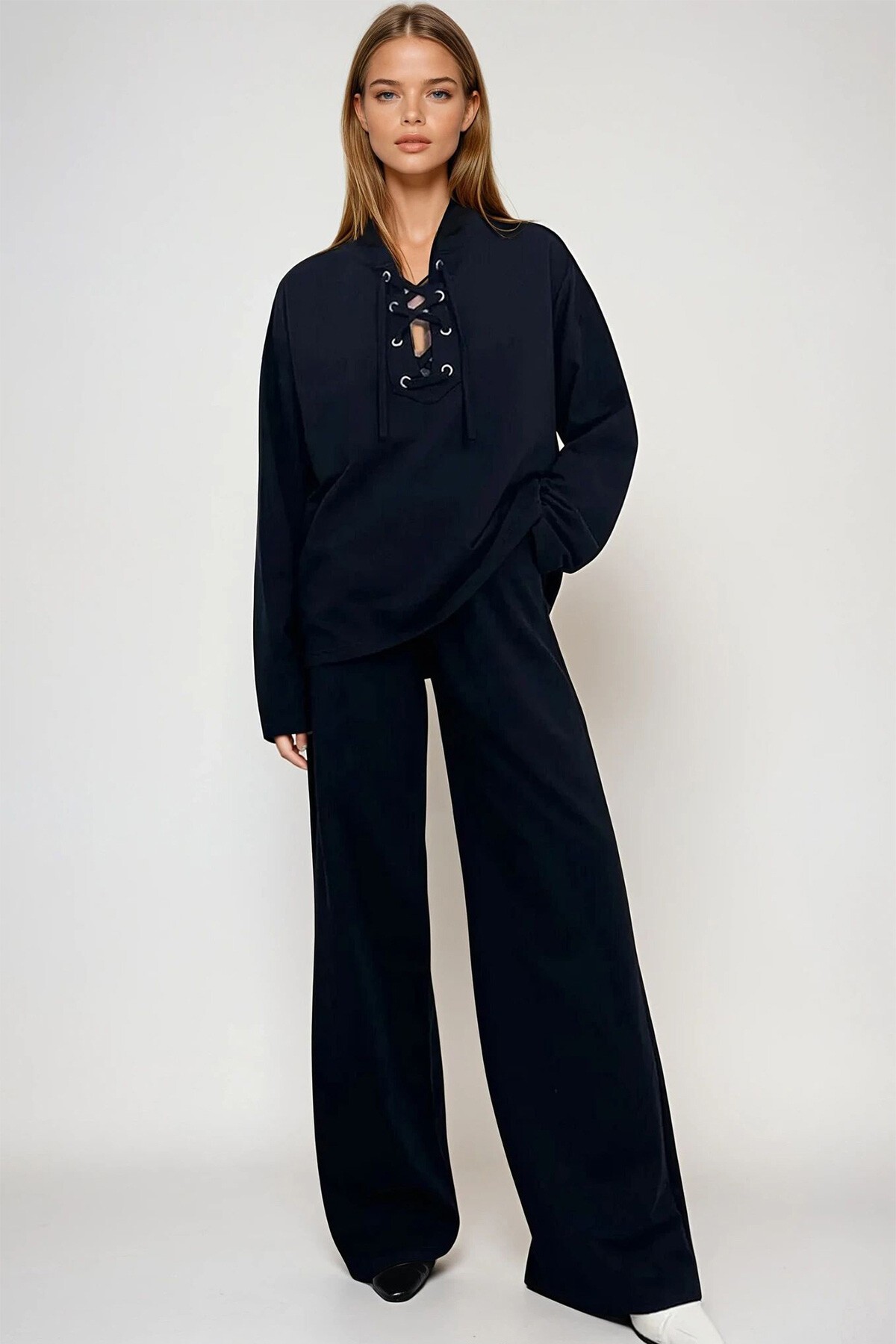 Lacivert Bisiklet Yaka Kuş Gözü Detaylı İki İplik Sweat Ve Çift Cepli Pantolon Takım