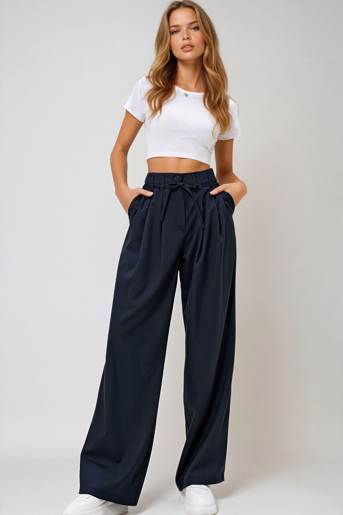 Lacivert Çift Cepli Pileli Bağlama Detaylı Dokuma Pantolon