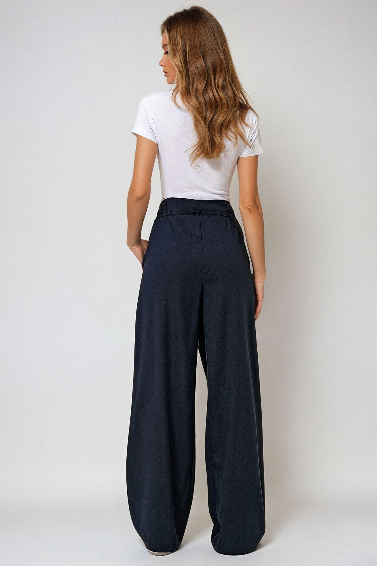 Lacivert Çift Cepli Pileli Bağlama Detaylı Dokuma Pantolon