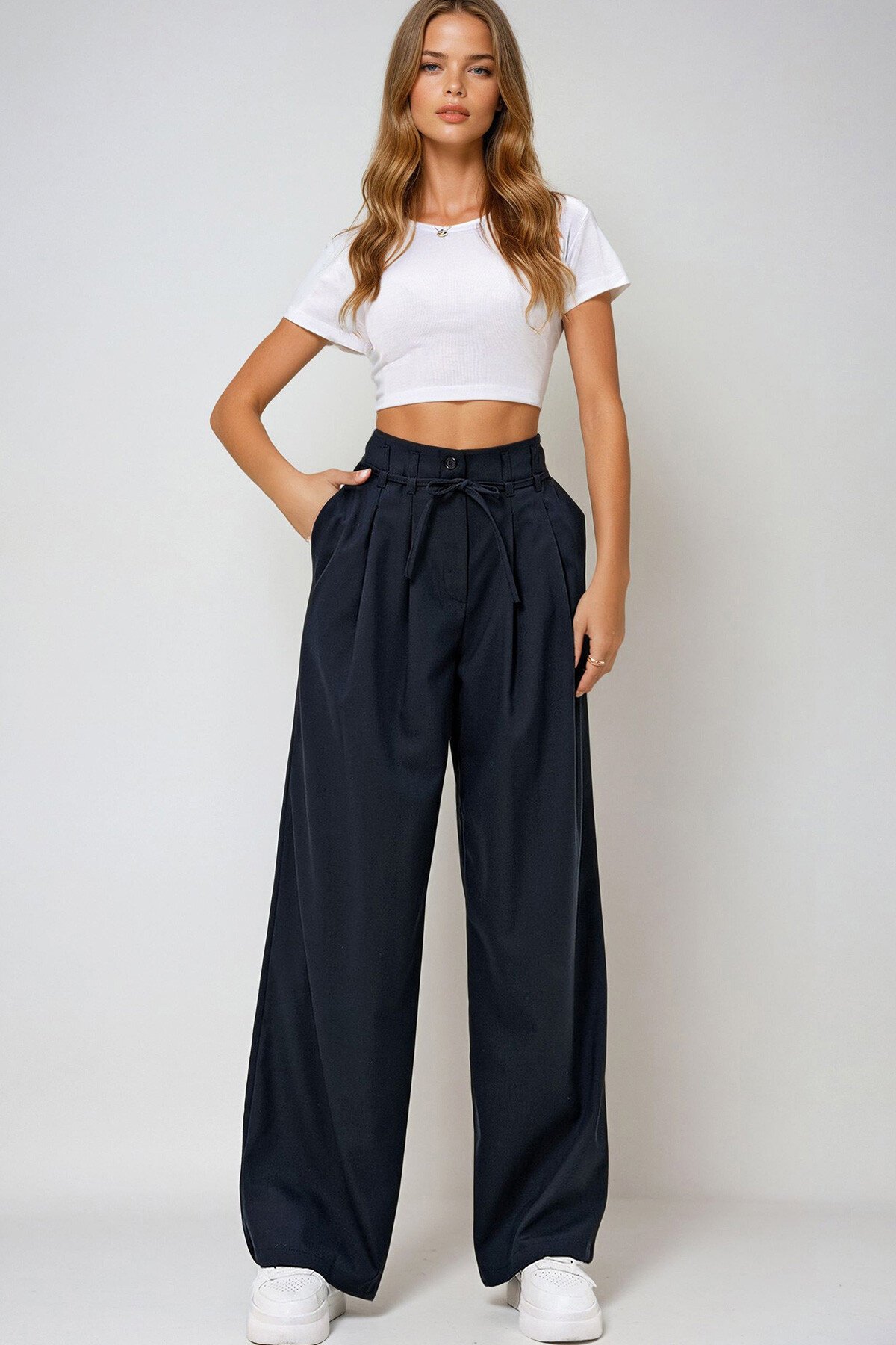 Lacivert Çift Cepli Pileli Bağlama Detaylı Dokuma Pantolon