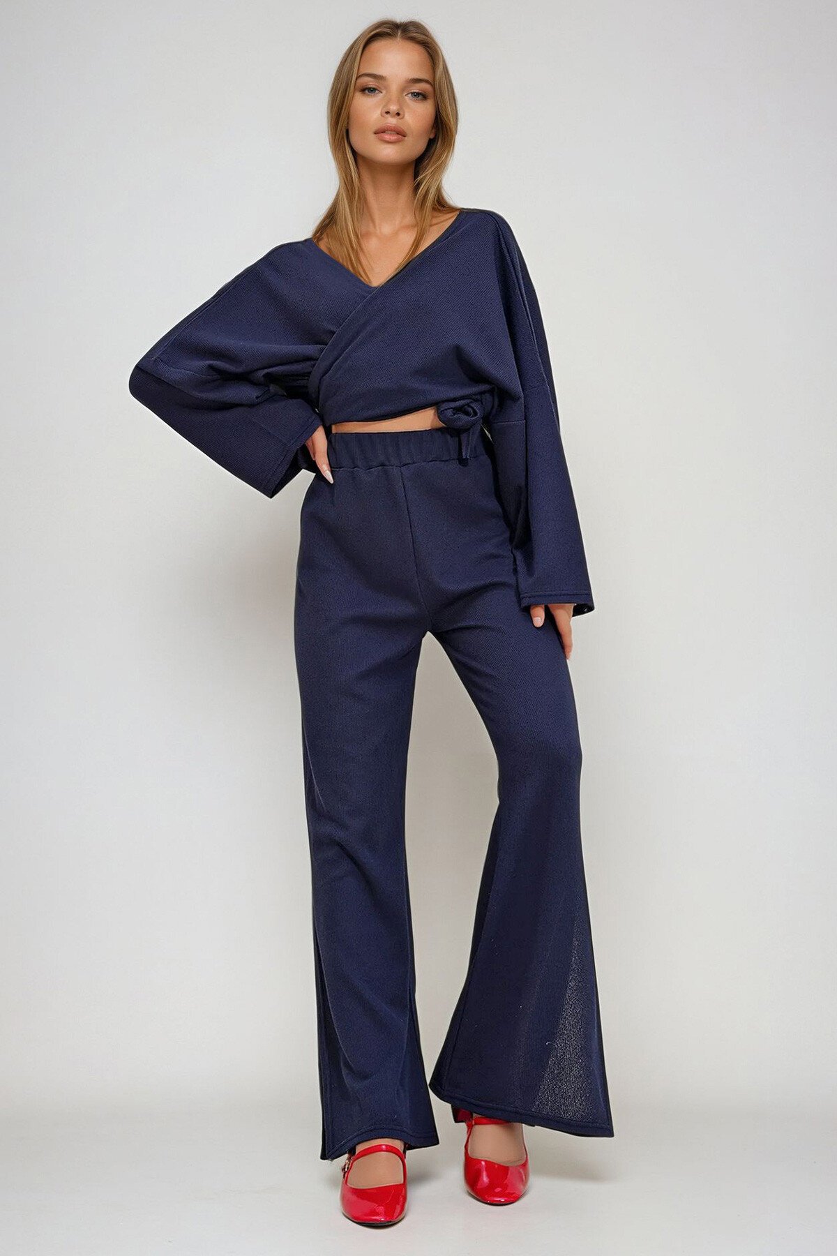 Lacivert Kruvaze Bağlamalı Bluz Yırtmaçlı Pantolon İkili Örme Takım