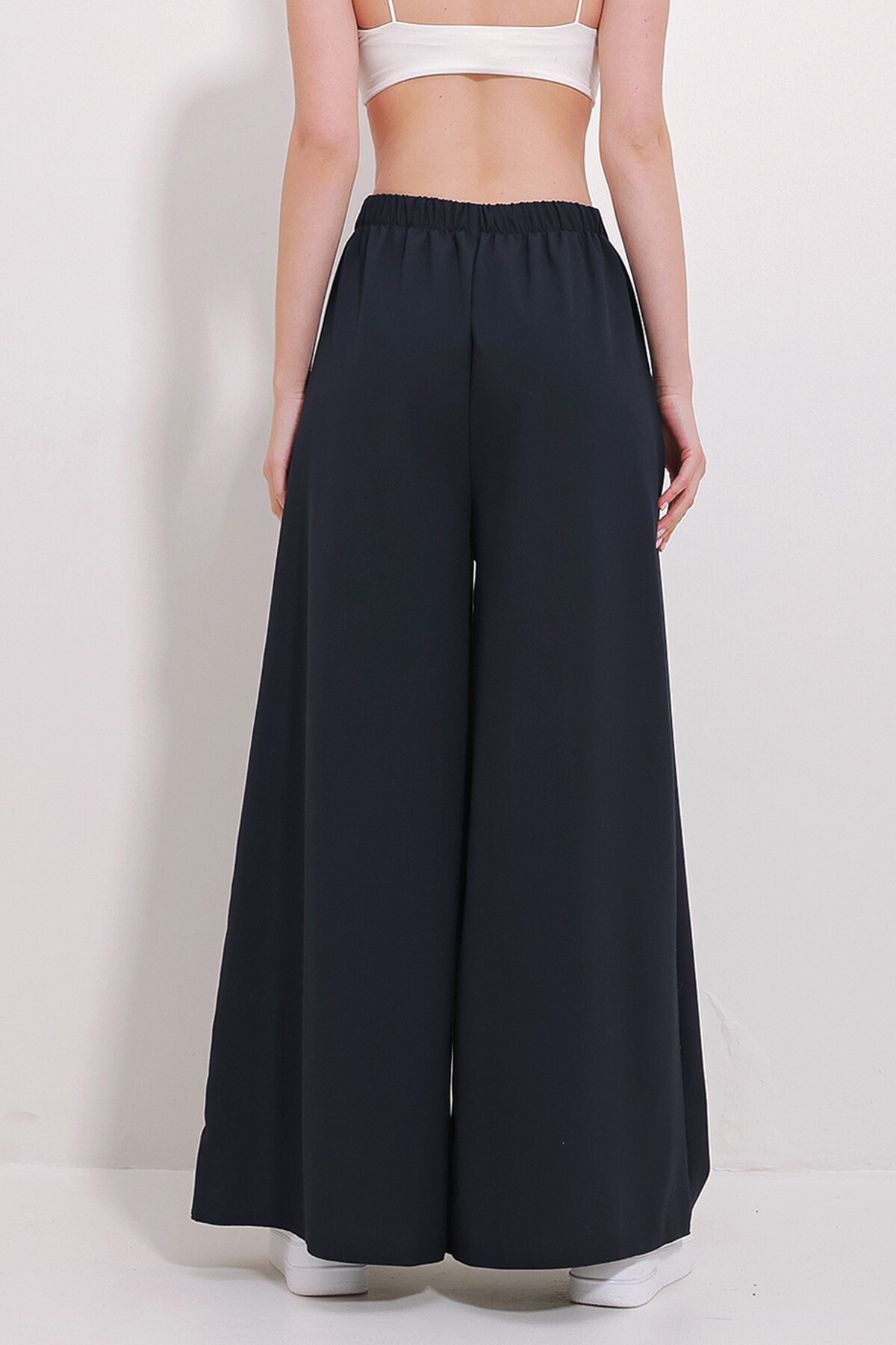 Lacivert Yüksek Bel Pensli Bol Paça Önden Fermuarlı Pantolon