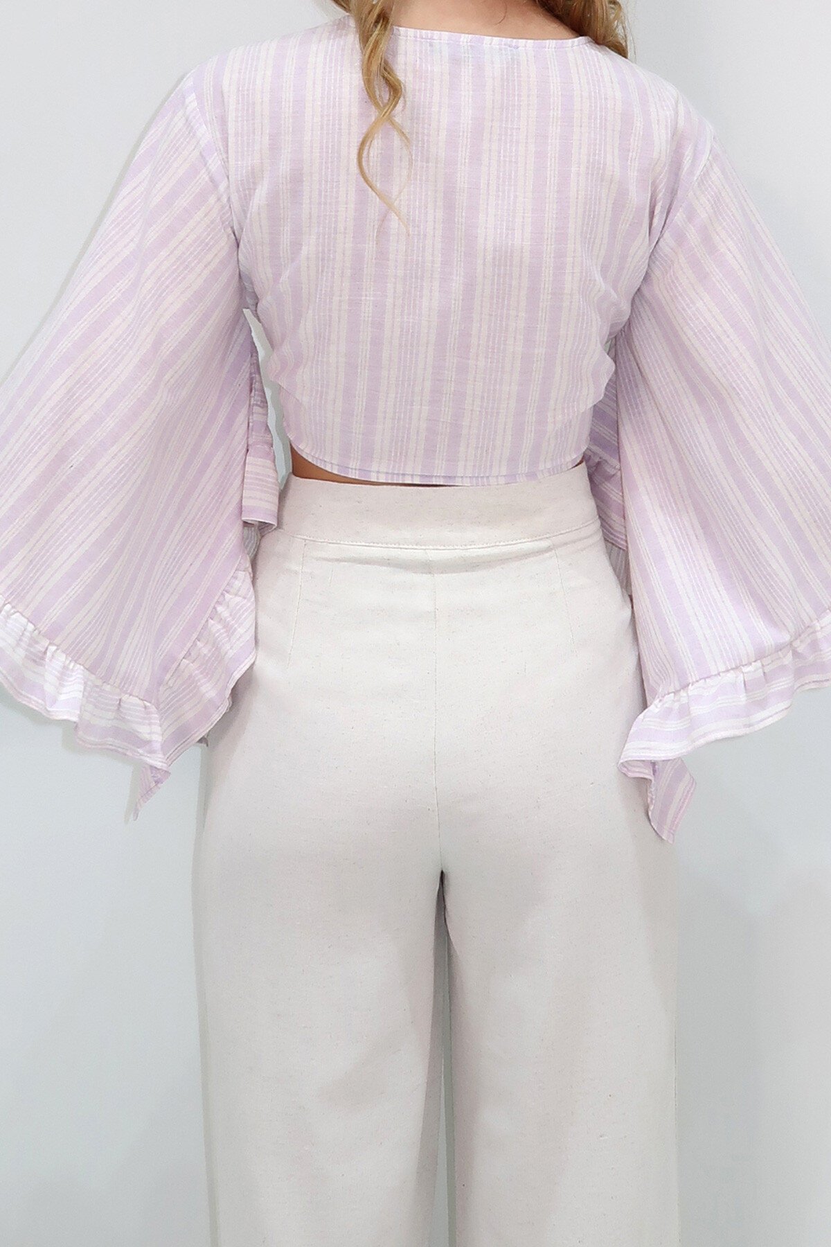 Lila Kolları Fırfırlı Poplin Crop Dokuma Bluz