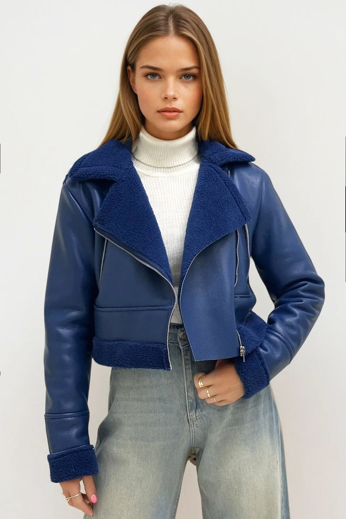 Mavi İçi Kürklü Yandan Fermuarlı Fermuar Cepli Crop Mont