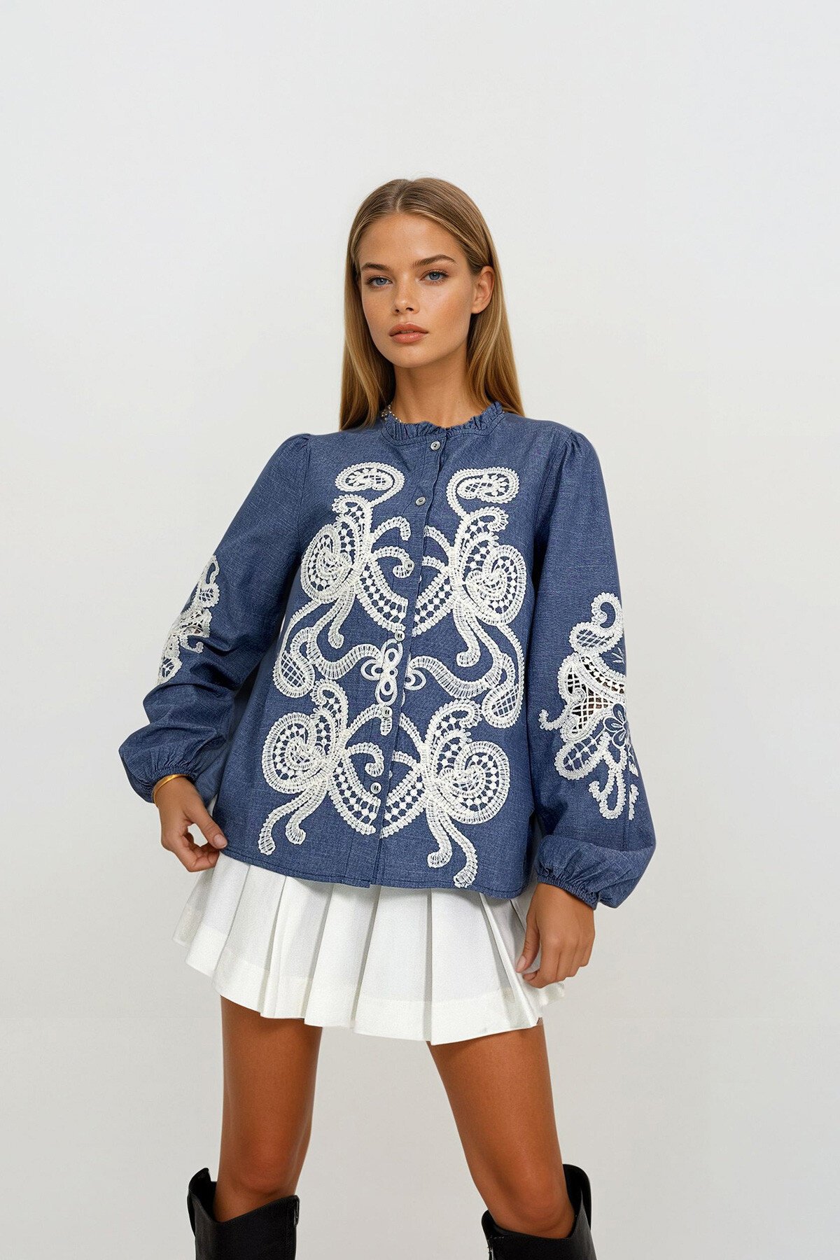 Mavi Nakışlı Denim Gömlek