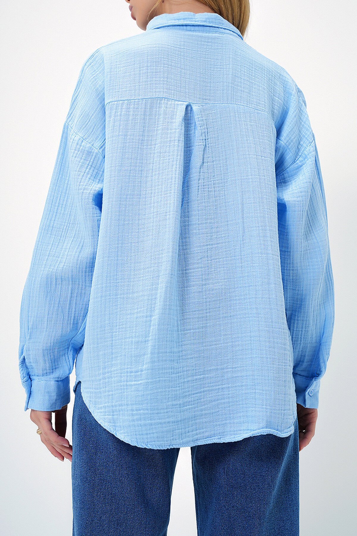 Mavi Tek Cepli Keten Görünümlü Oversize Dokuma Gömlek