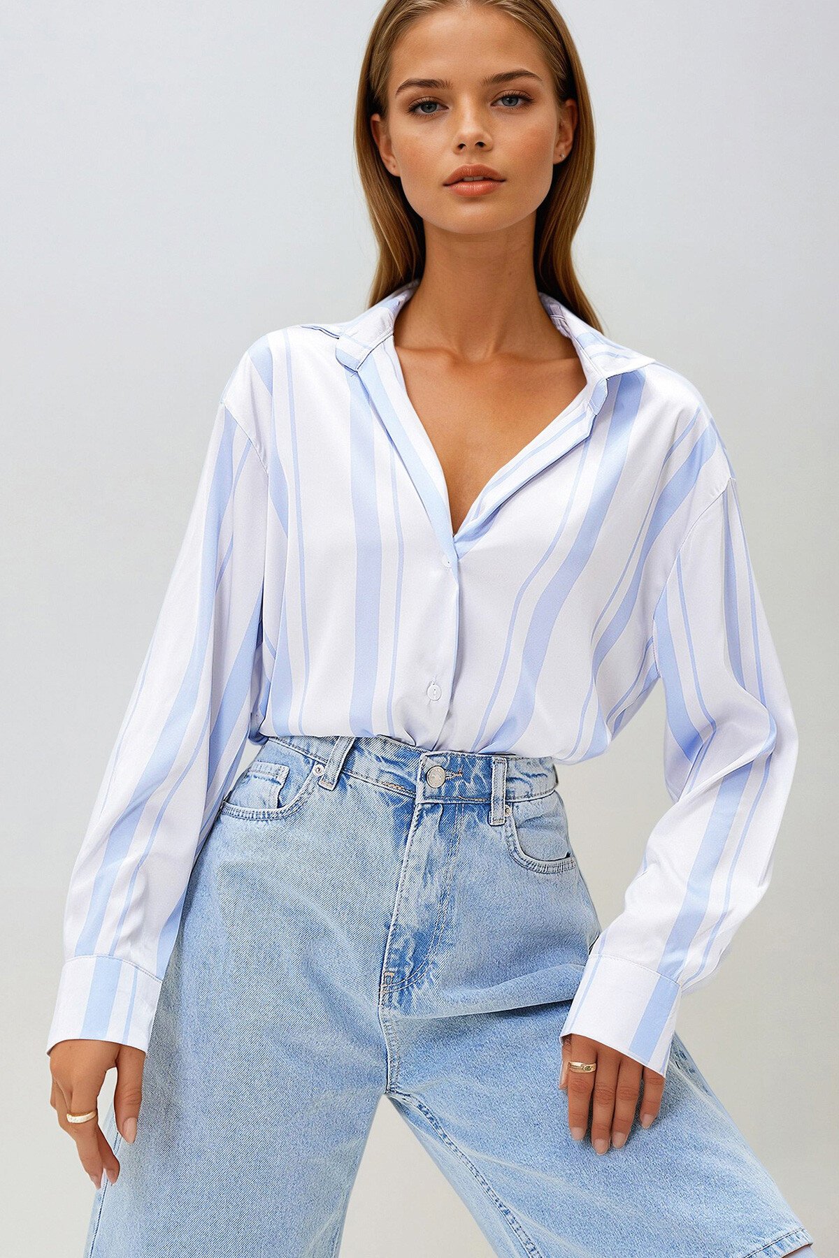 Mavi V Yaka Dijital Baskı İpek Saten Gömlek