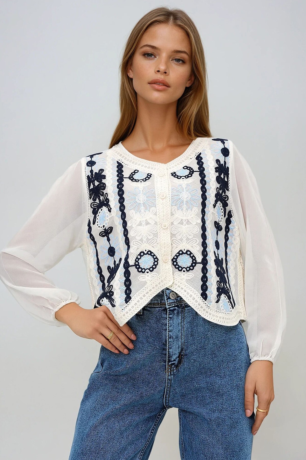 Mavi V Yaka Nakışlı Kolları Şifon Düğmeli Crop Bluz