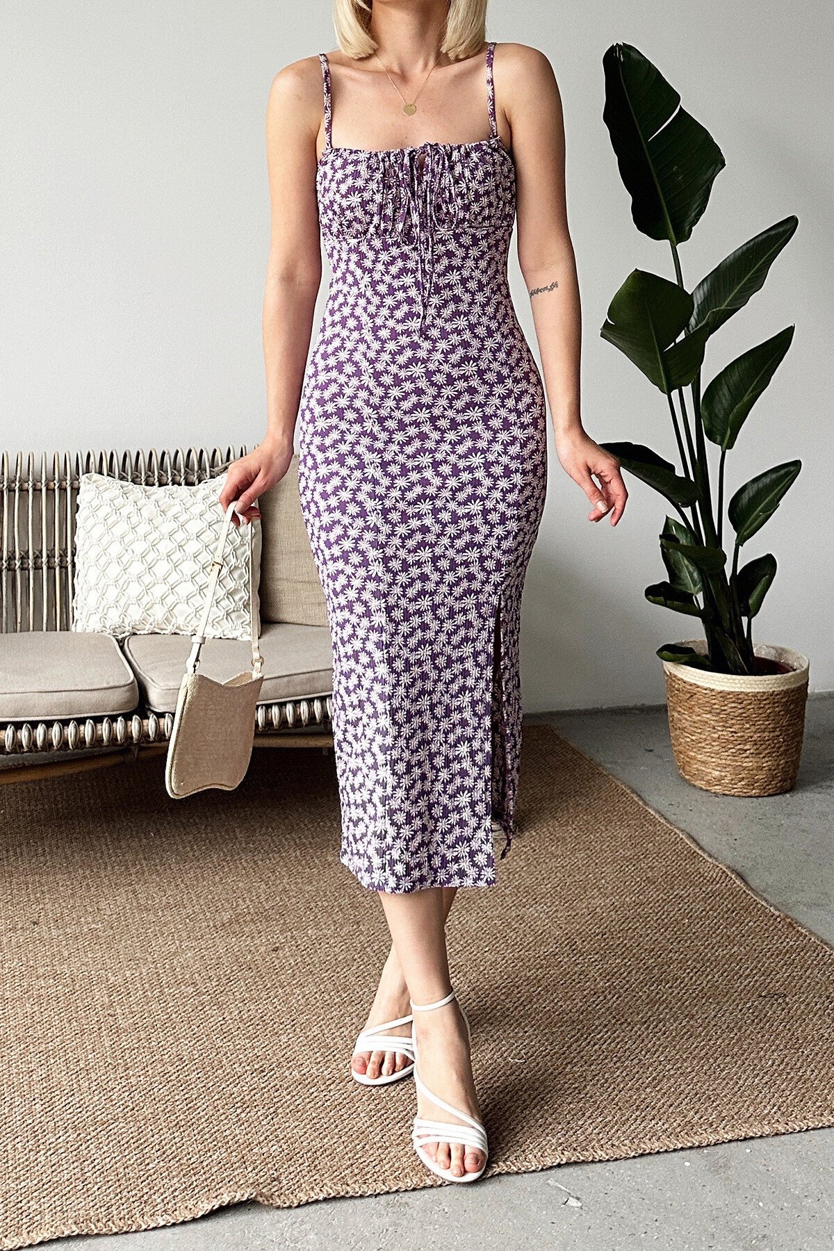 Mor Ayarlanabilir İnce Askılı Yanı Yırtmaçlı Çiçek Desenli Elbise