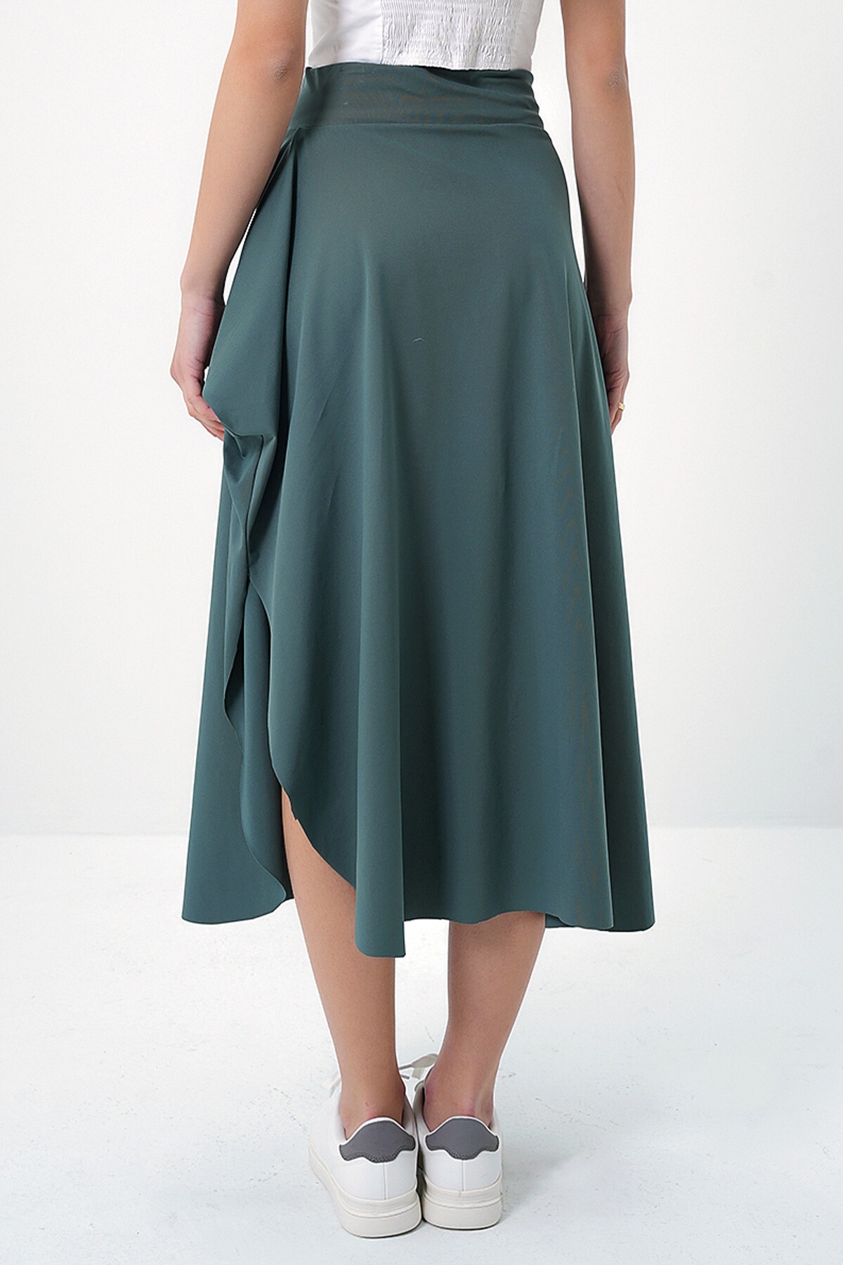 Nefti Yeşili Asimetrik Kesim Beli Bağlamalı Etek