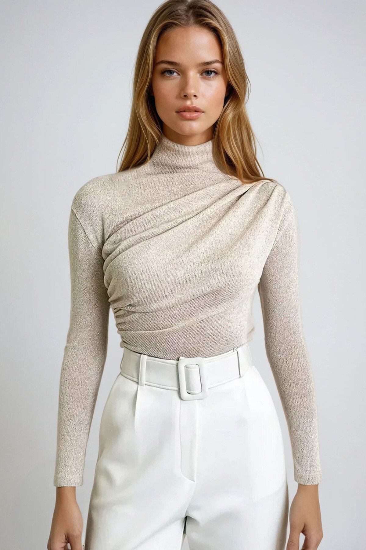 Simli Bej Dik Yaka Omzu Drapeli Gümüş Simli Bluz