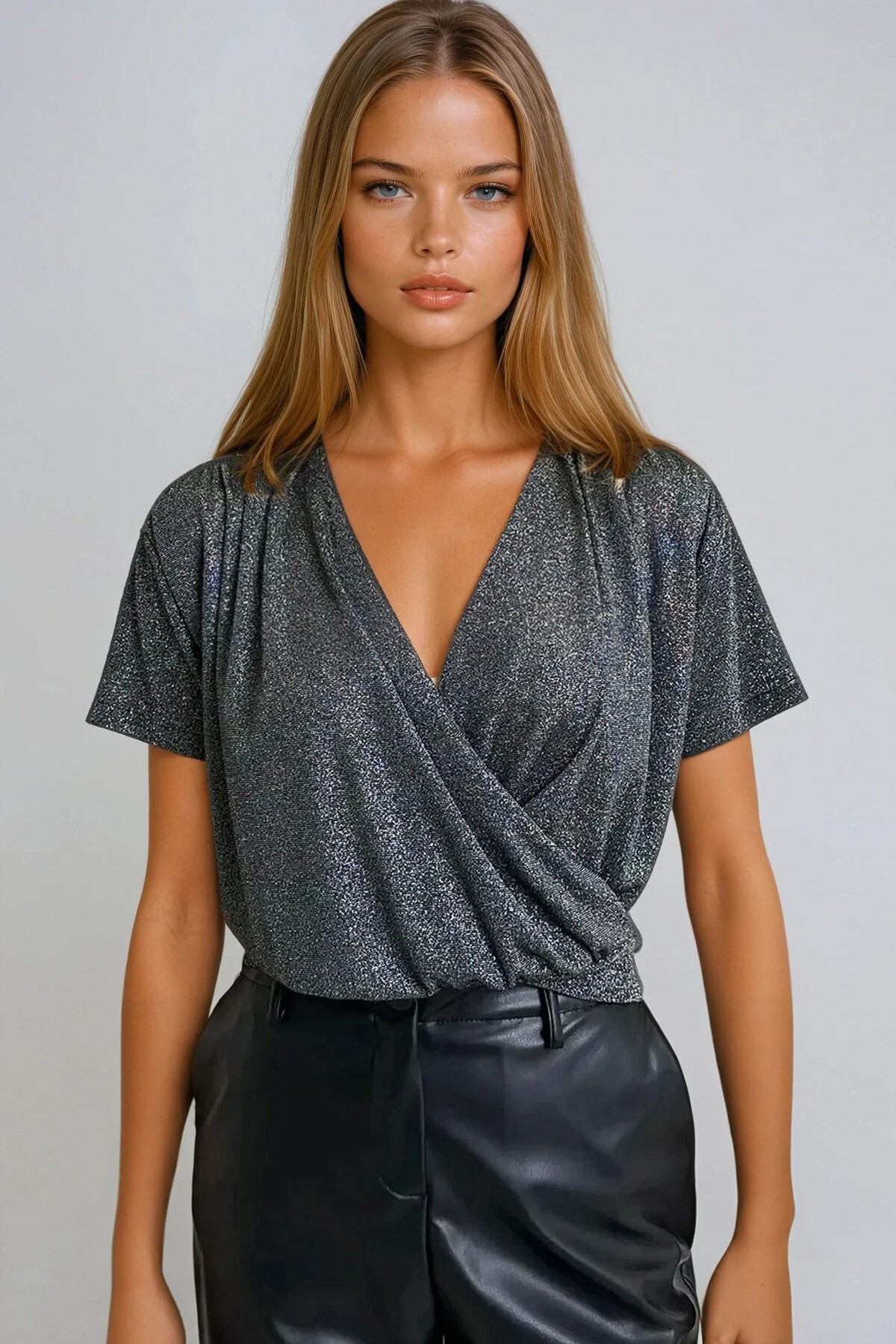 Simli Siyah Kruvaze Yaka Kısa Kol Simli Örme Crop Bluz