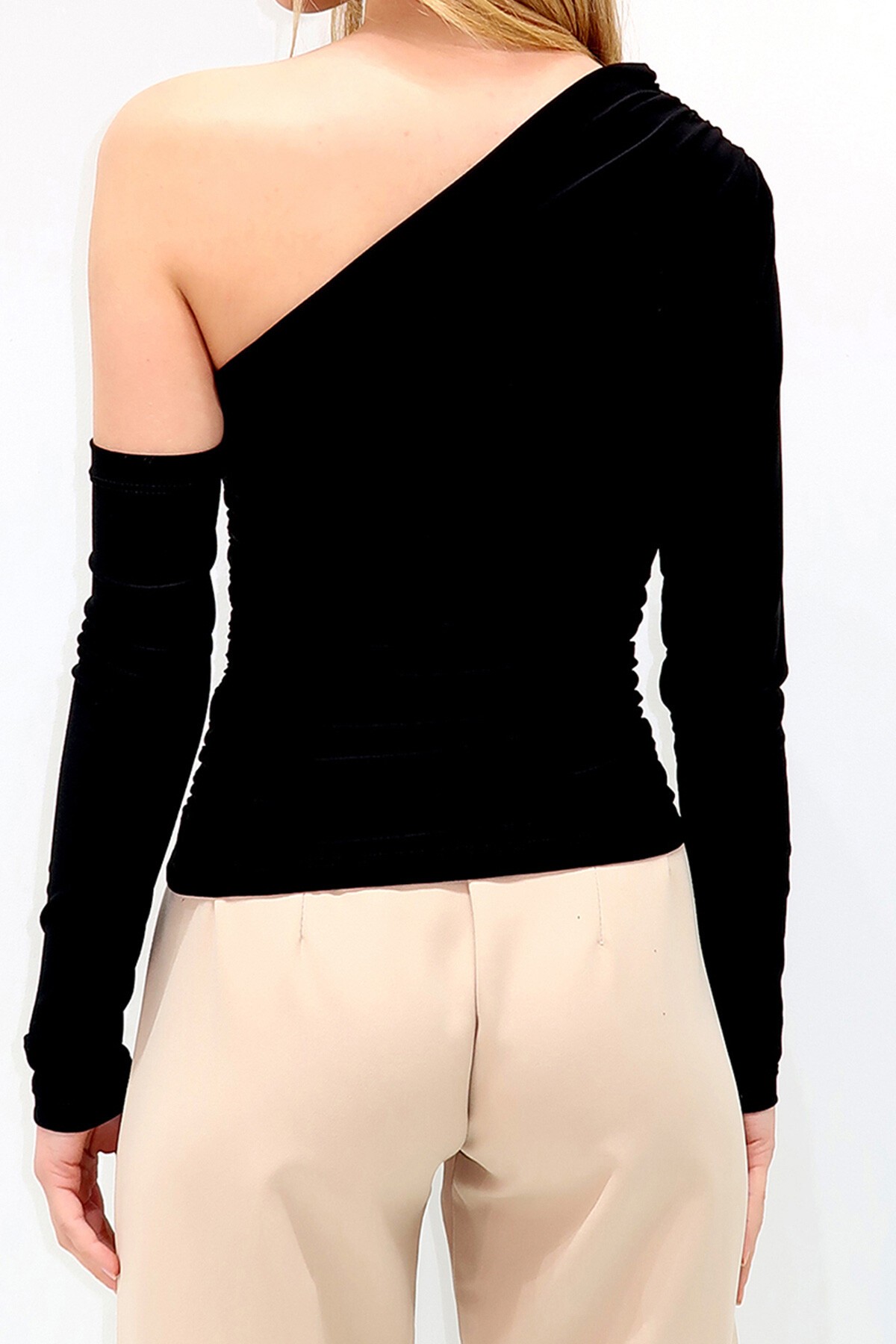 Siyah Asimetrik Yaka Drapeli Sandy Bluz