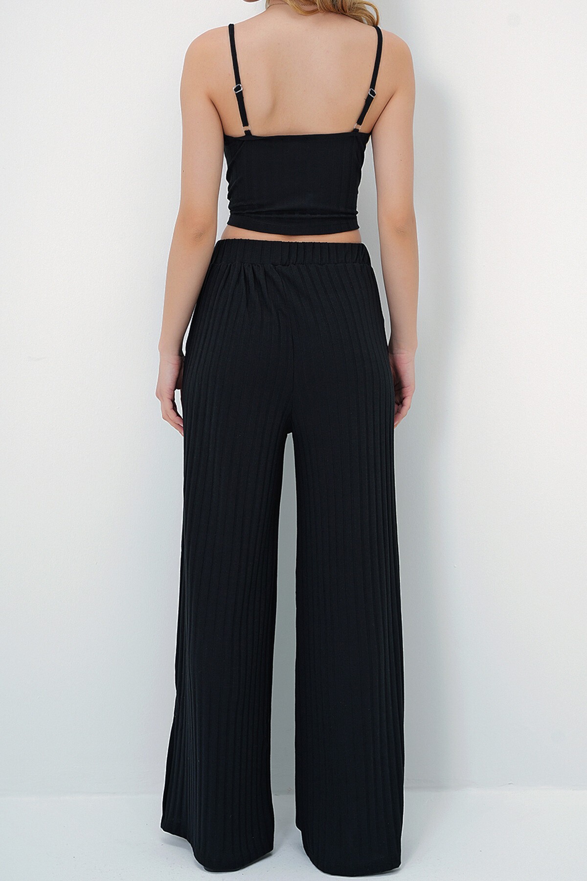 Siyah Ayarlanabilir İp Askılı Kruvaze Büstiyer Ve Yırtmaçlı Palazzo Pantolon Takım