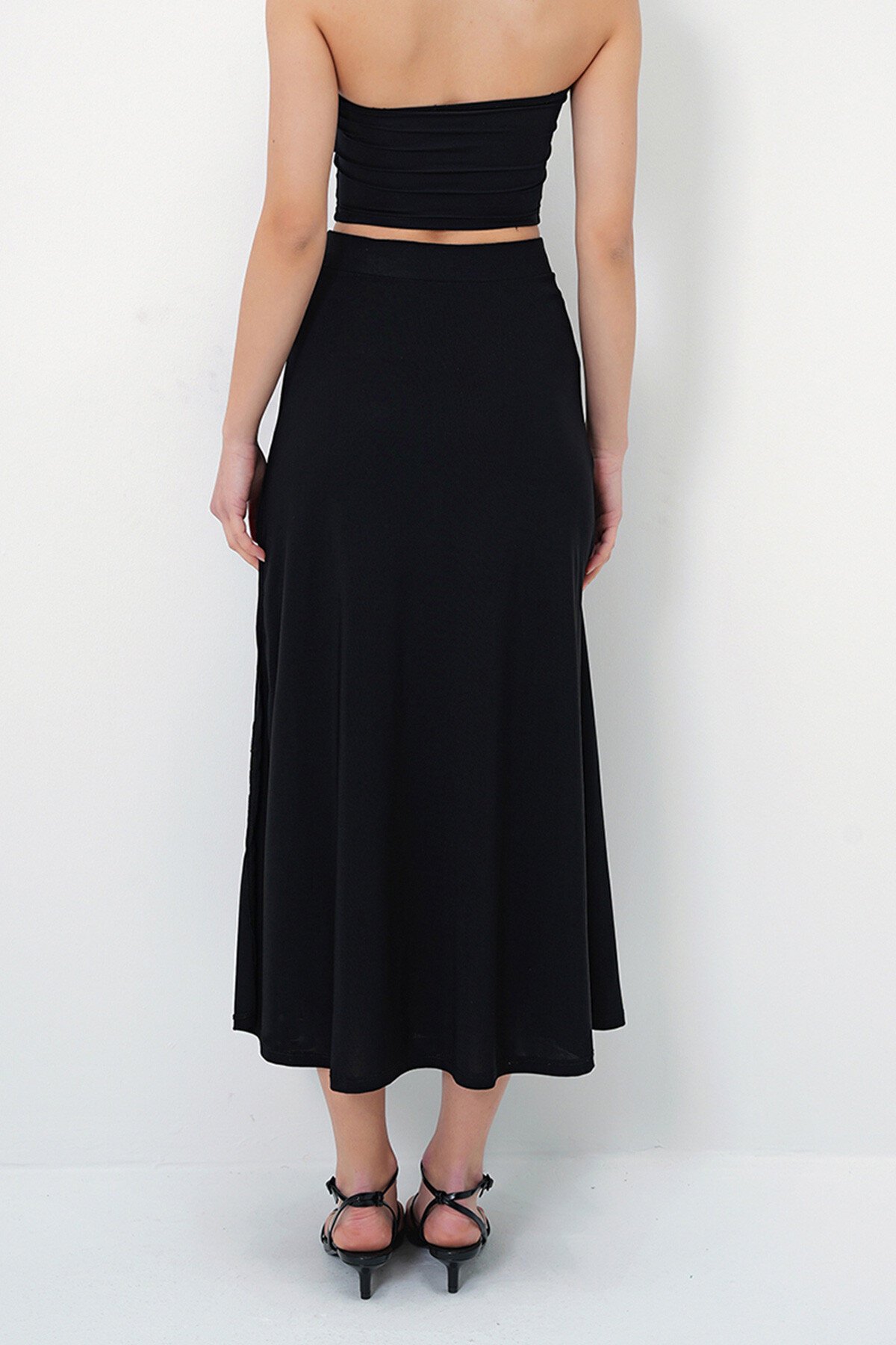 Siyah Beli Lastikli Derin Yırtmaçlı Sandy Kumaş Etek