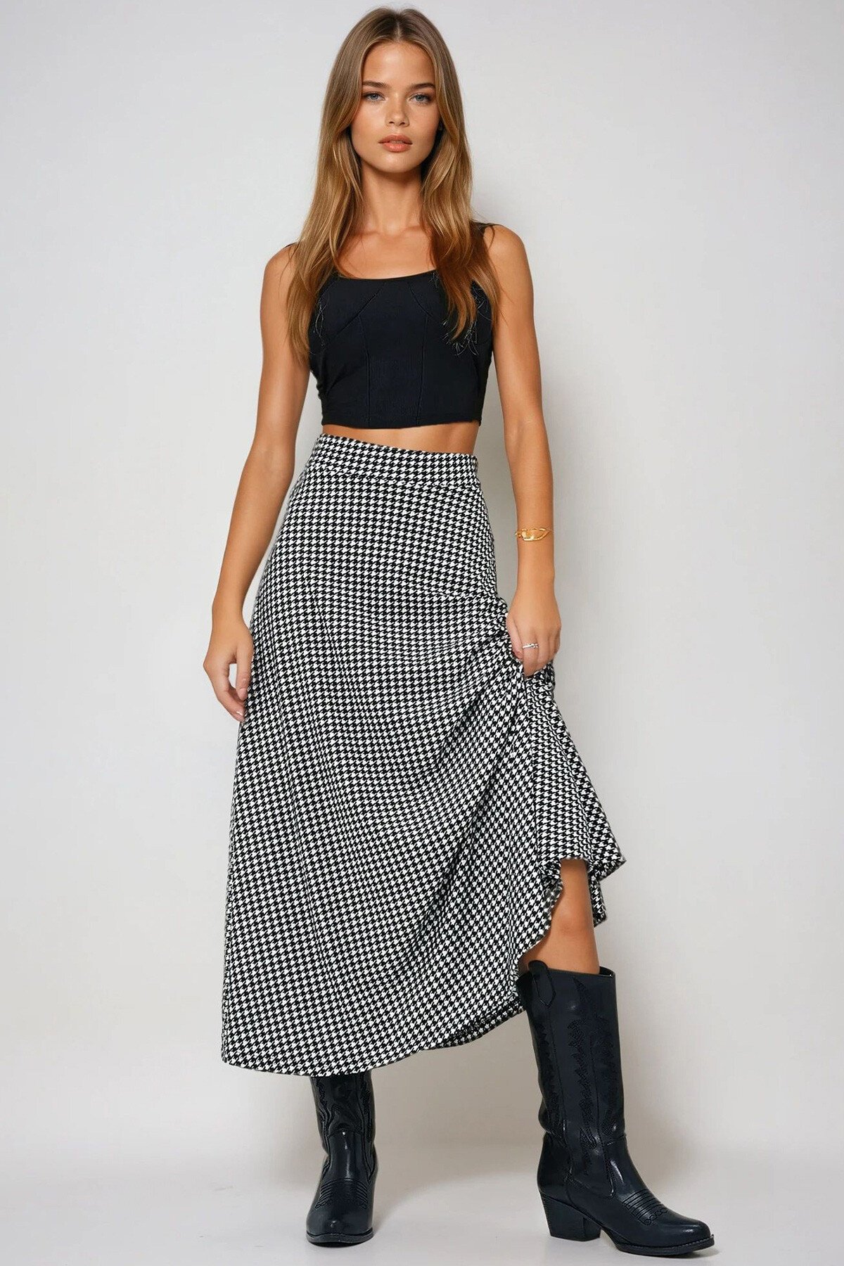 Siyah Beyaz Beli Lastikli Süet Dokulu Desenli Uzun Etek