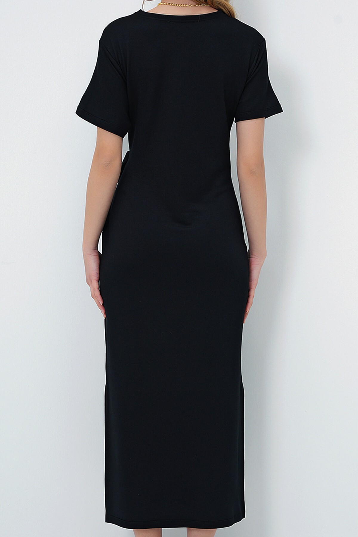 Siyah Bisiklet Yaka Beli Bağlama Detaylı Kısa Kol Yırtmaçlı Yazlık Örme Elbise