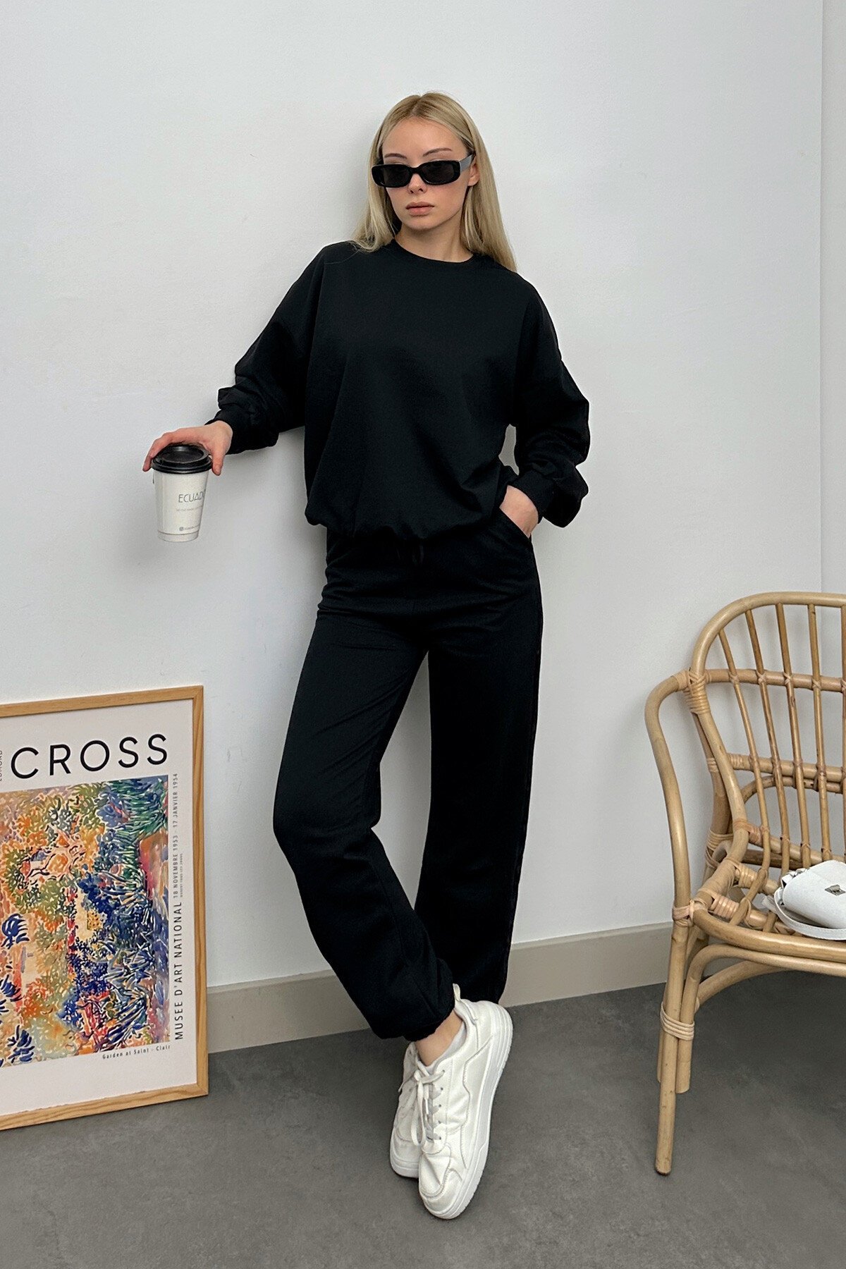 Siyah Bisiklet Yaka Beli Ve Paçası Lastikli İki İplik Basic Eşofman Takımı