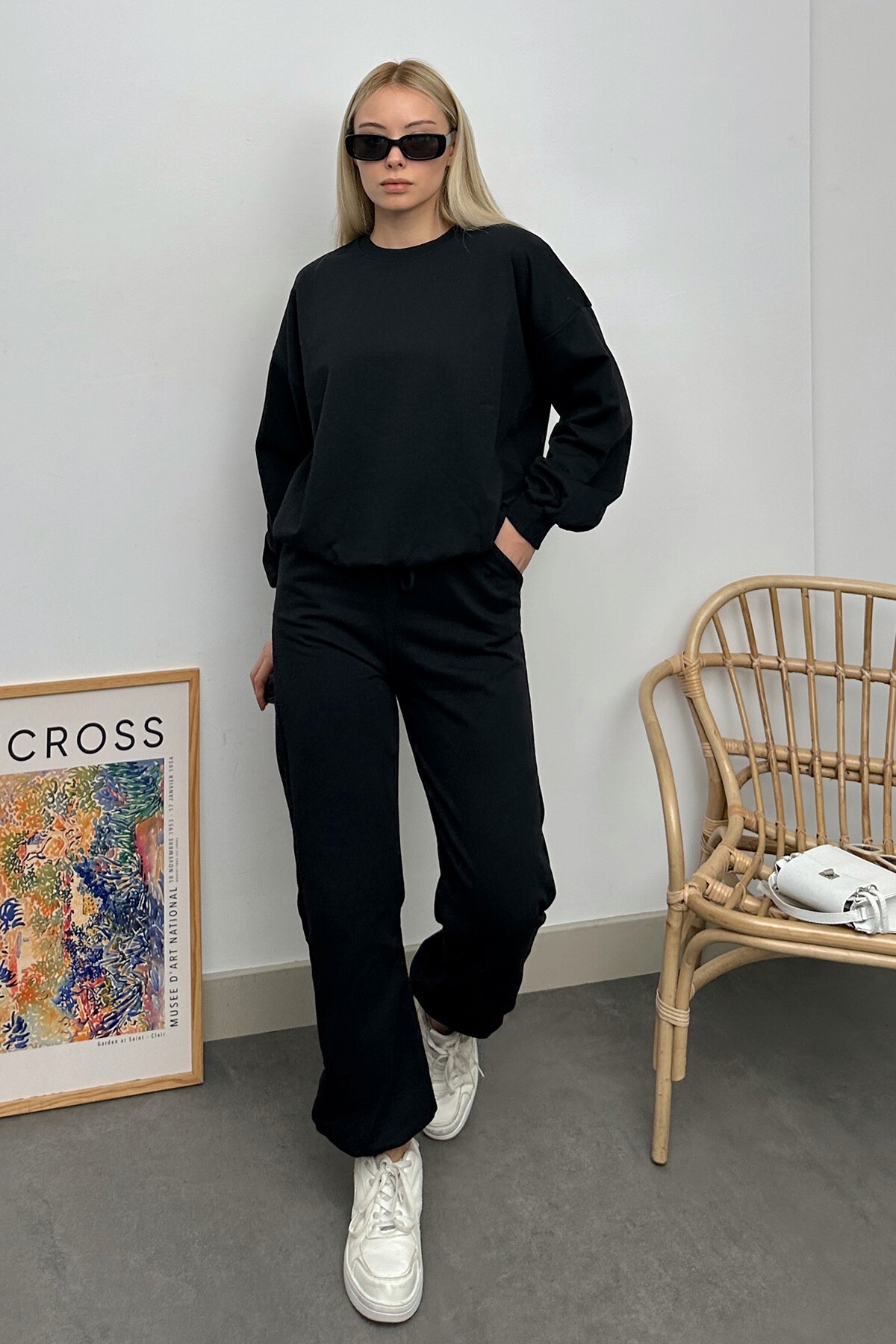 Siyah Bisiklet Yaka Beli Ve Paçası Lastikli İki İplik Basic Eşofman Takımı