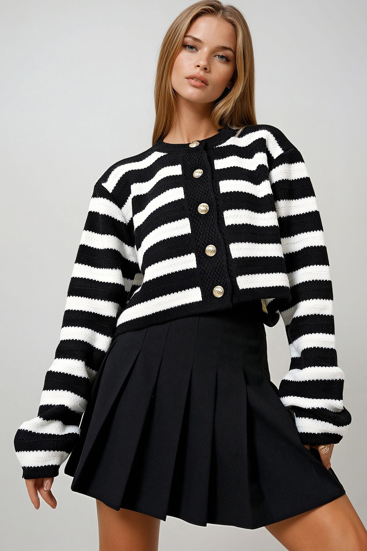 Siyah Bisiklet Yaka Çizgili Gold Düğmeli Örme Triko Hırka