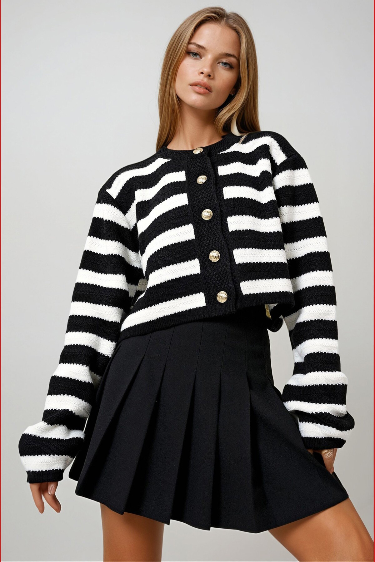 Siyah Bisiklet Yaka Çizgili Gold Düğmeli Örme Triko Hırka