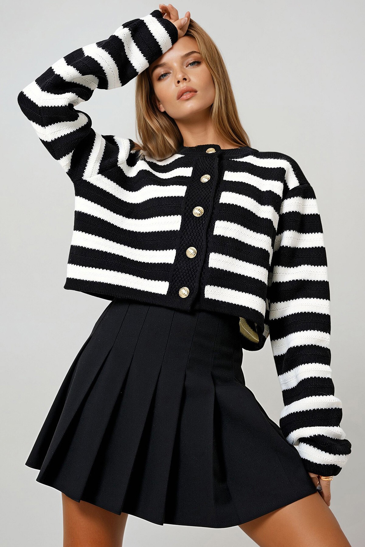 Siyah Bisiklet Yaka Çizgili Gold Düğmeli Örme Triko Hırka