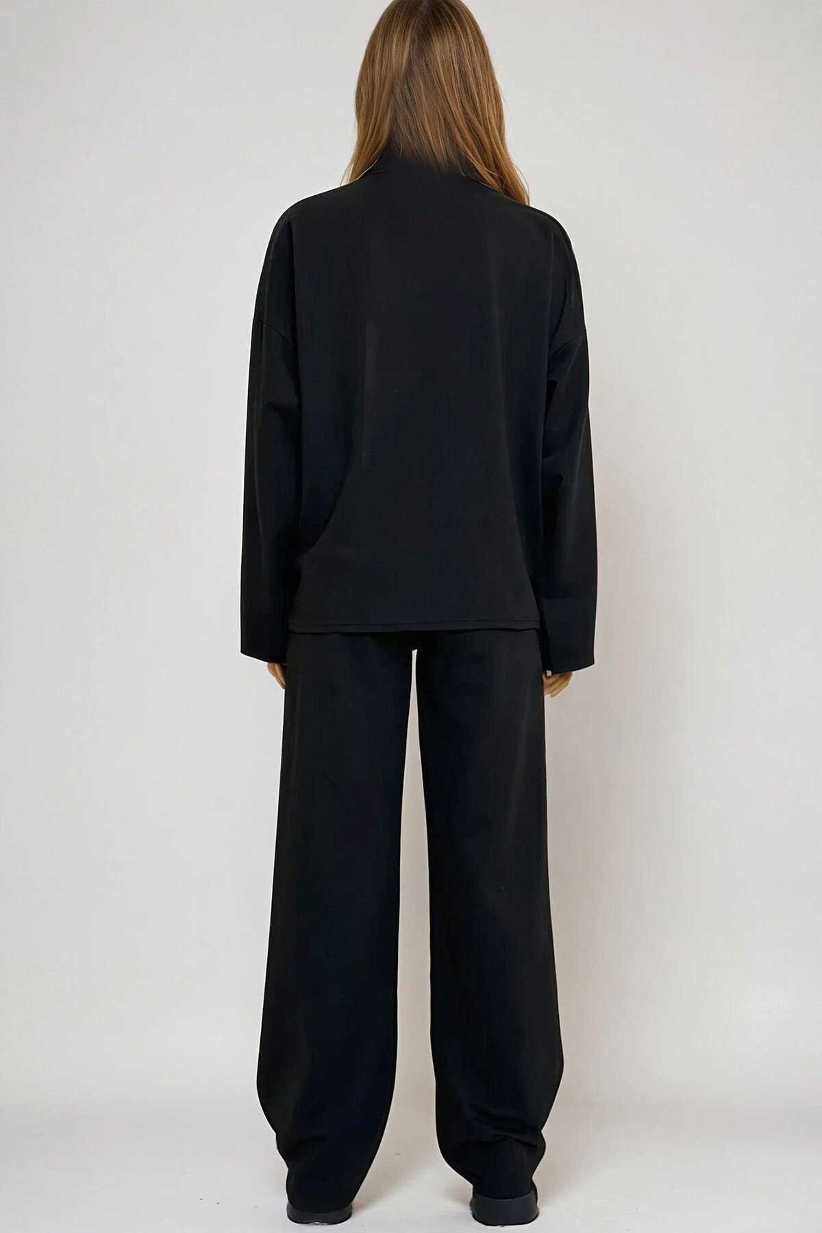 Siyah Bisiklet Yaka Kuş Gözü Detaylı İki İplik Sweat Ve Çift Cepli Pantolon Takım