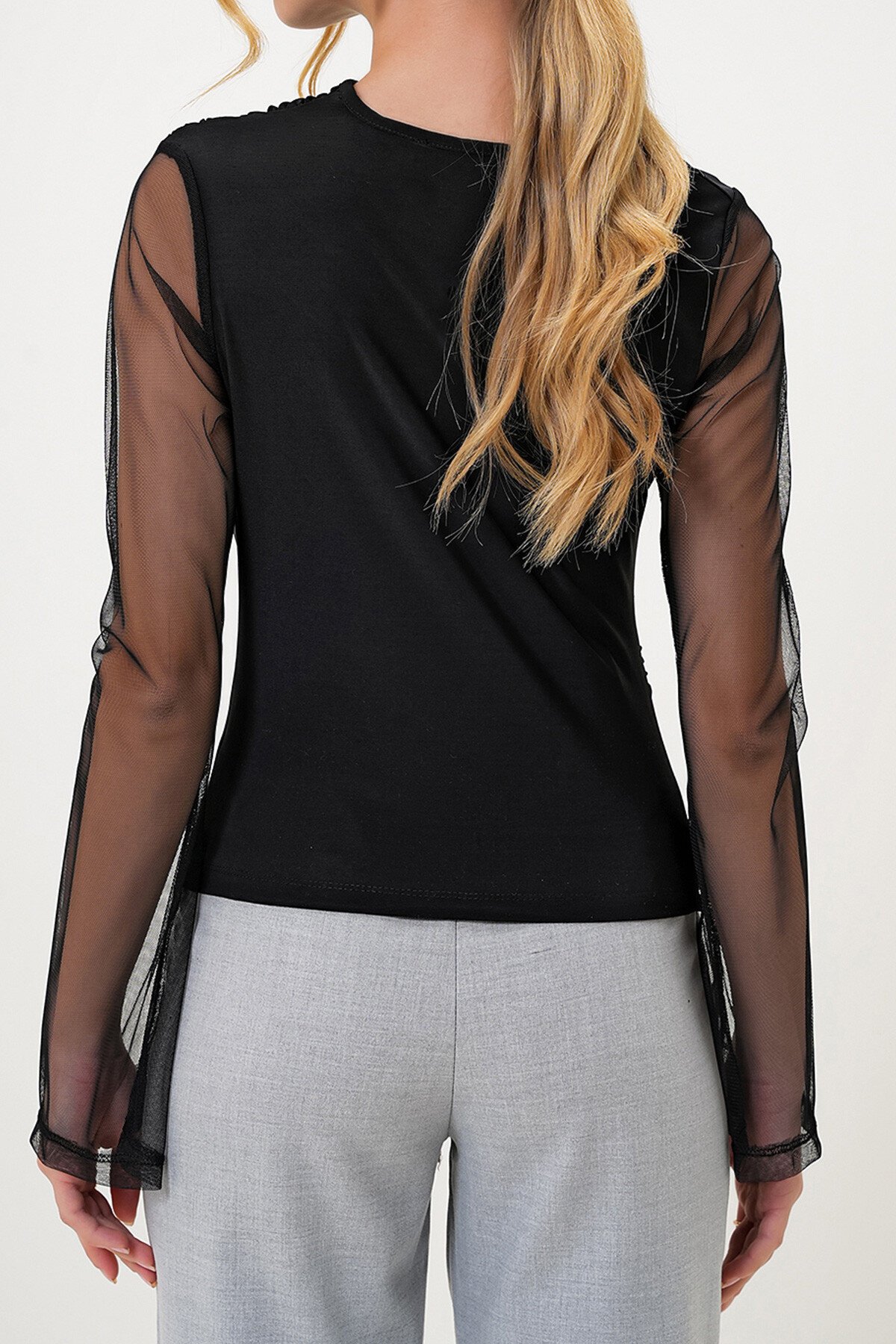 Siyah Bisiklet Yaka Omuzu Ve Beli Drapeli Kolları Tül Sandy Bluz