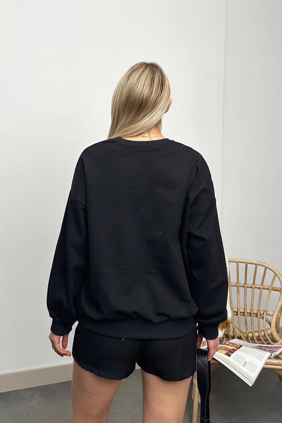 Siyah Bisiklet Yaka Oversize Basic Sweatshirt