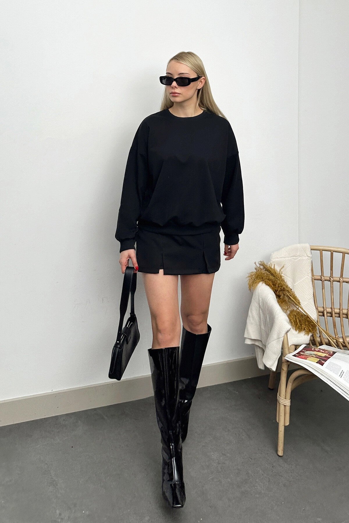 Siyah Bisiklet Yaka Oversize Basic Sweatshirt