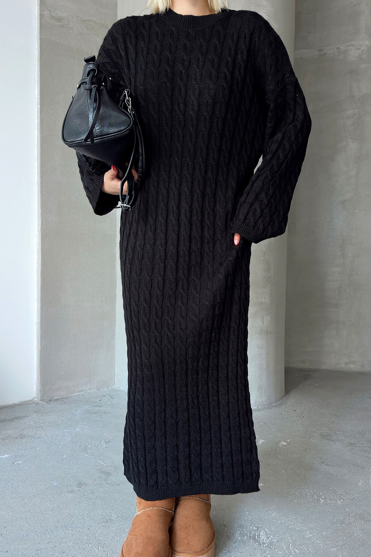 Siyah Bisiklet Yaka Saç Örgülü Kadın Triko Midi Elbise