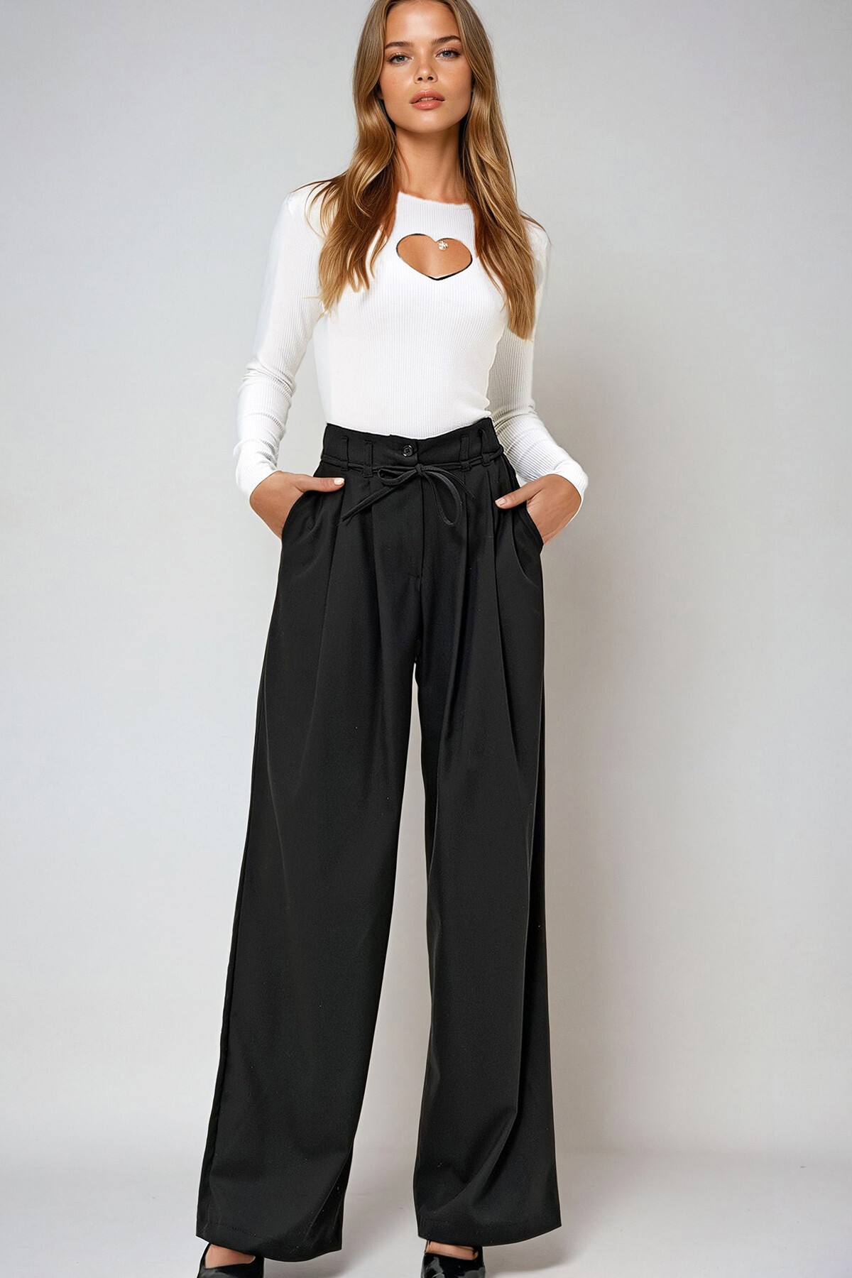 Siyah Çift Cepli Pileli Bağlama Detaylı Dokuma Pantolon