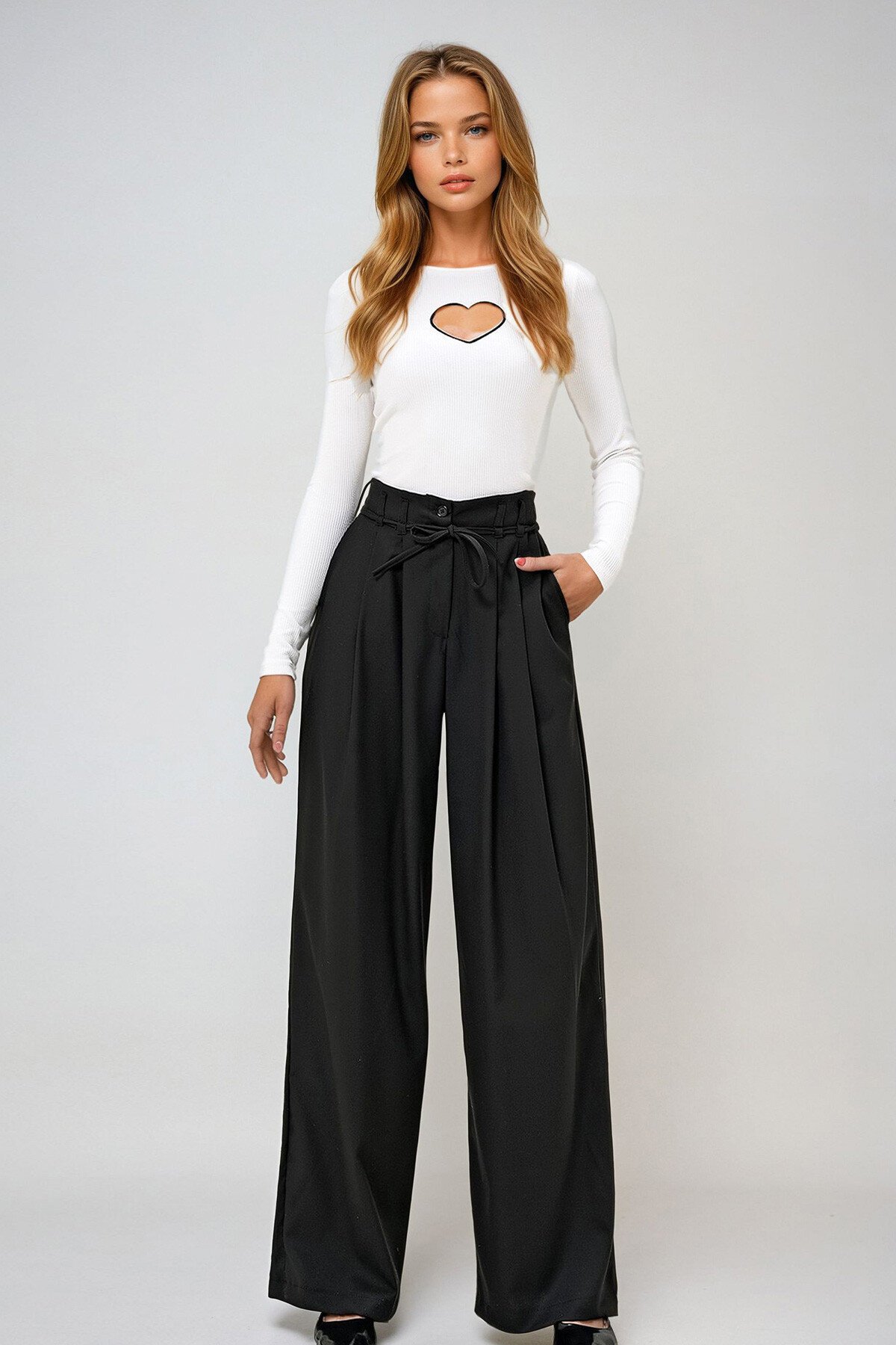 Siyah Çift Cepli Pileli Bağlama Detaylı Dokuma Pantolon