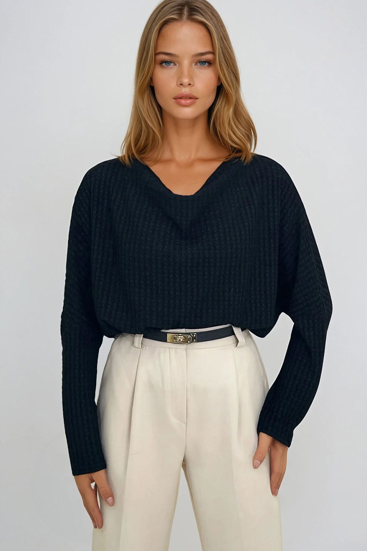 Siyah Degaje Yaka Geniş Kesim Örme Bluz