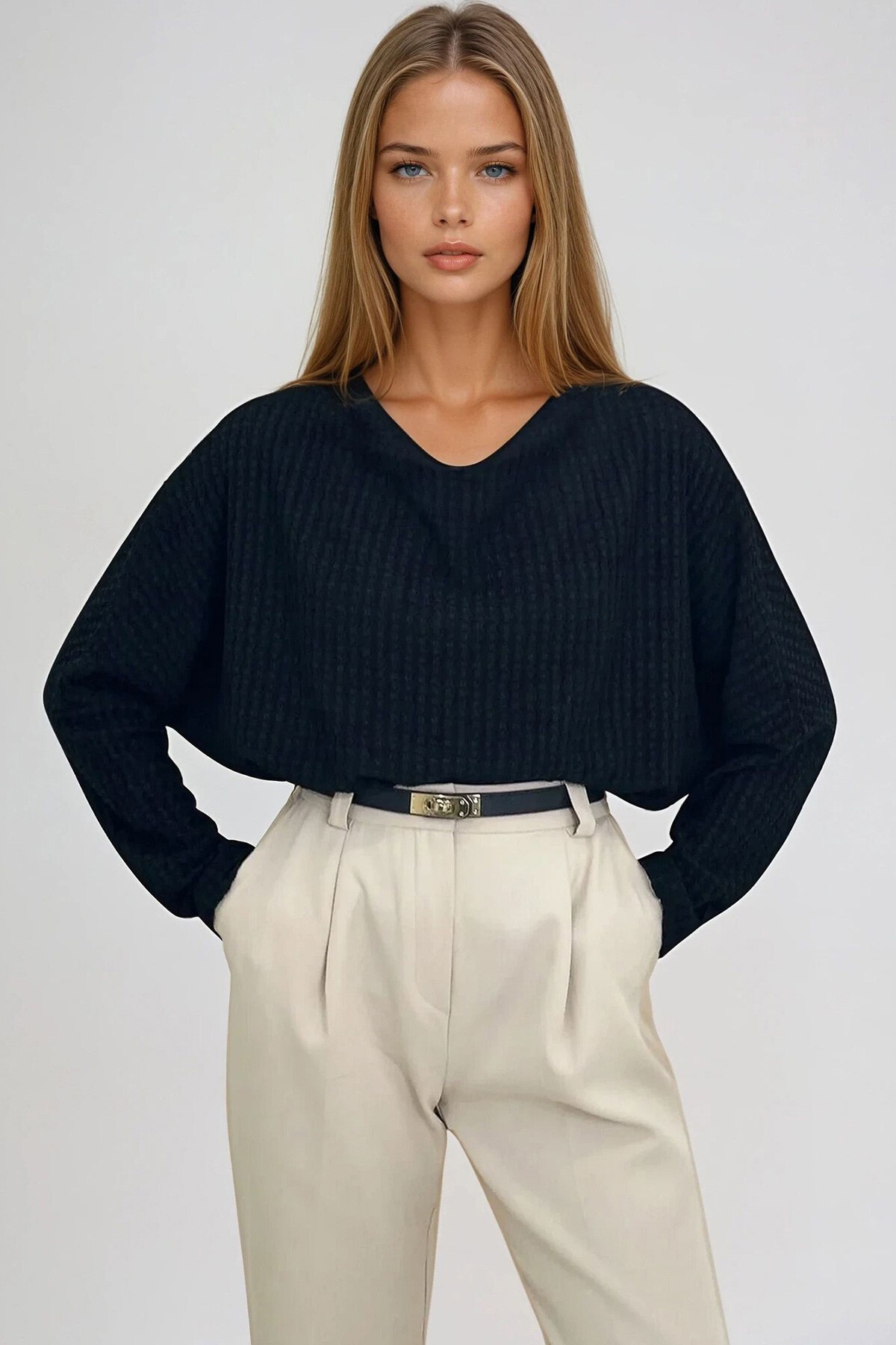 Siyah Degaje Yaka Geniş Kesim Örme Bluz