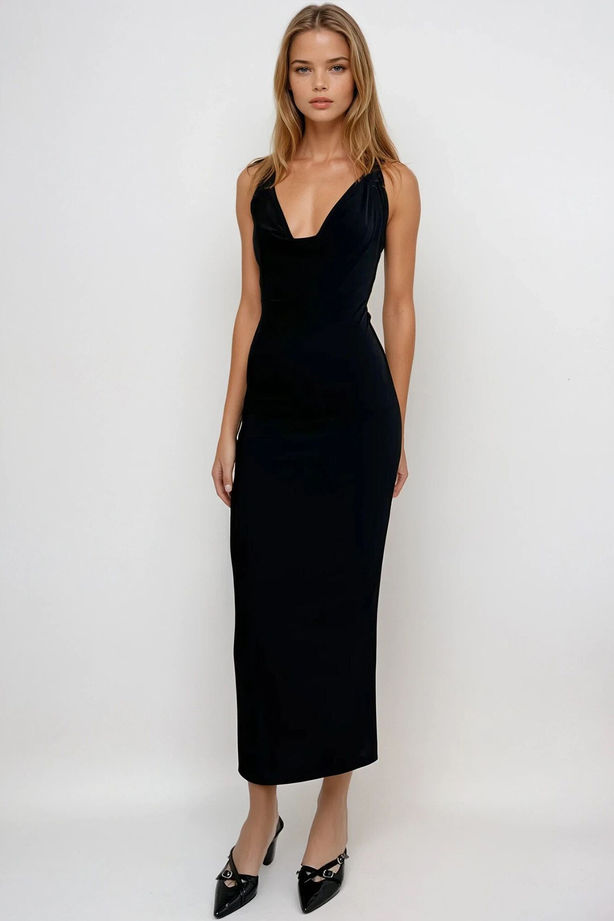 Siyah Degaje Yaka Sırt Dekolteli Uzun Sandy Elbise