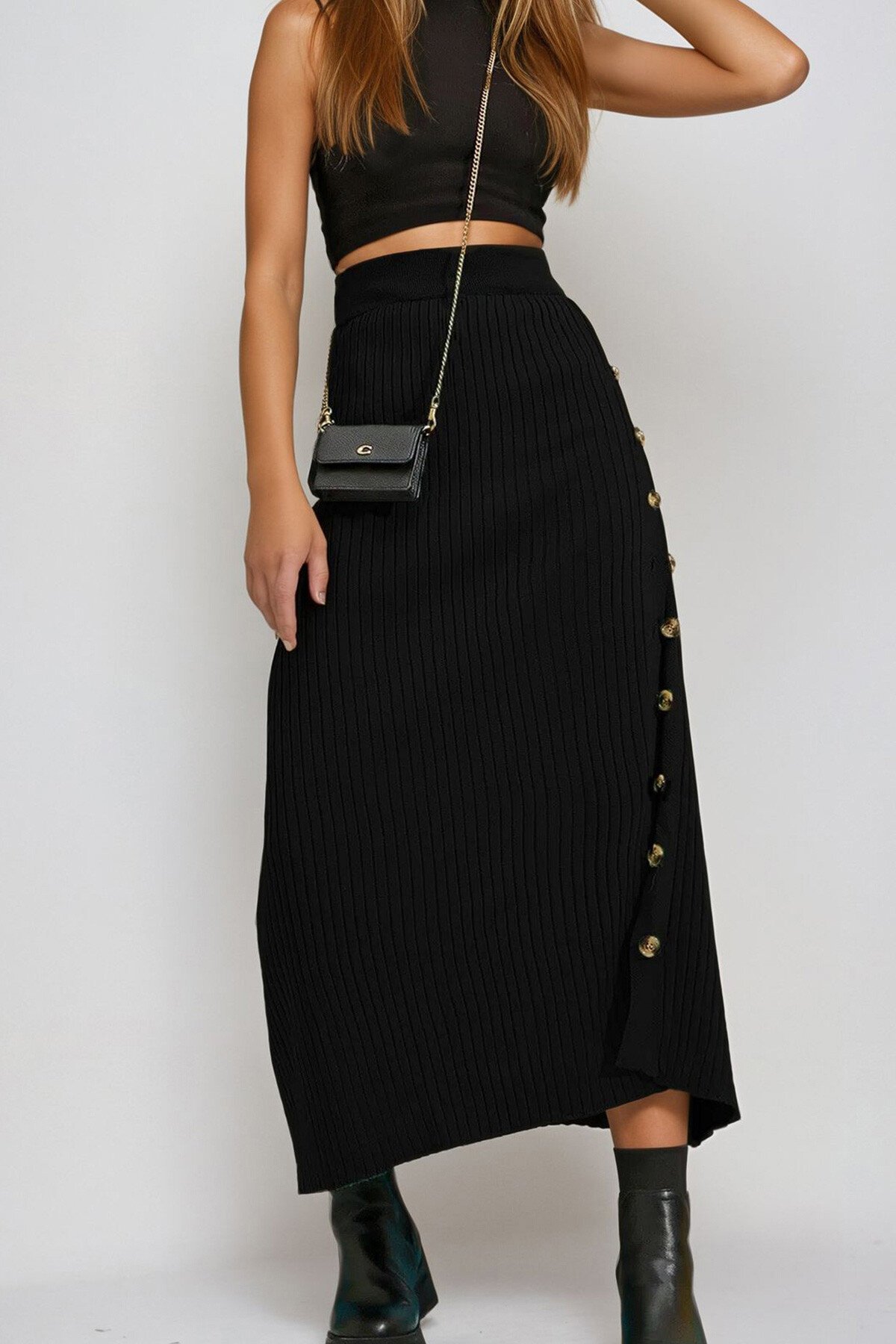 Siyah Düğme Detaylı Triko Etek