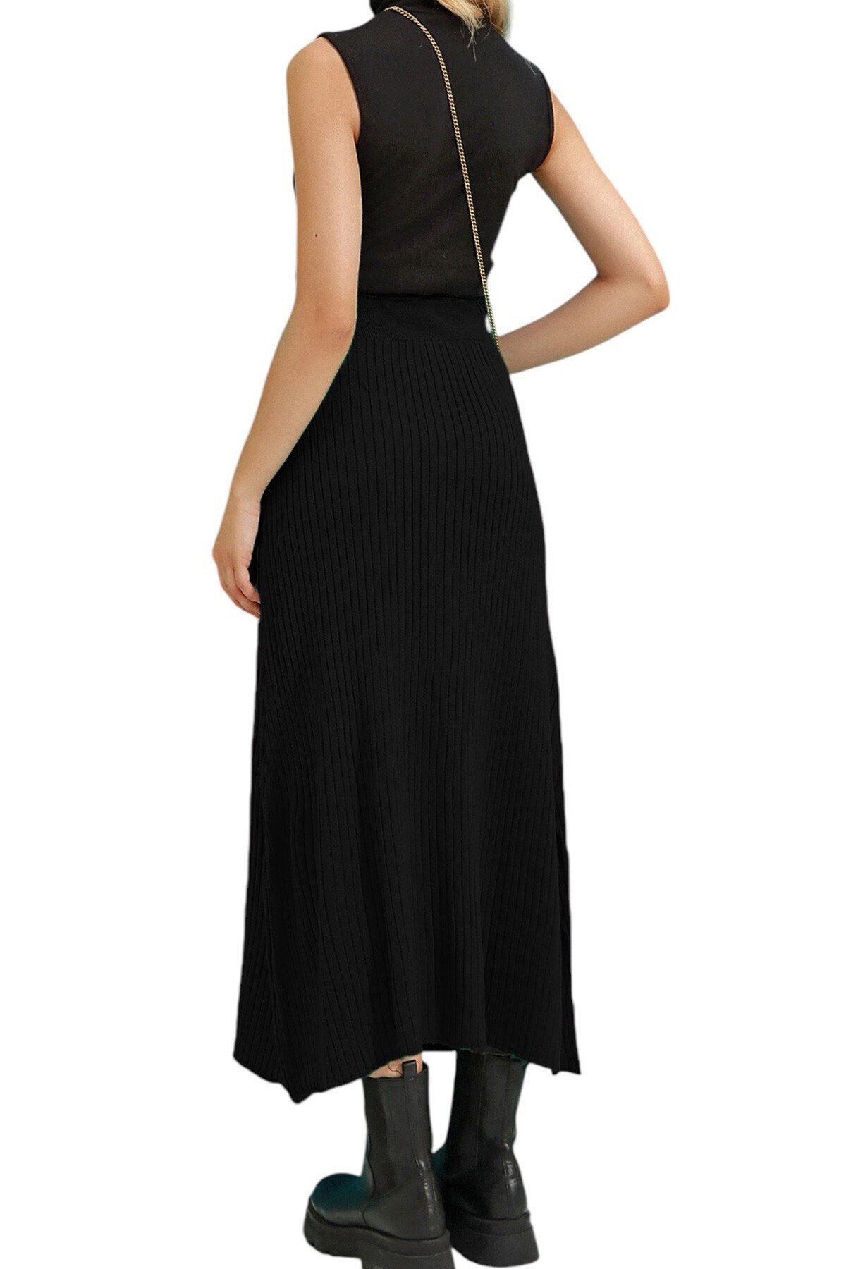 Siyah Düğme Detaylı Triko Etek