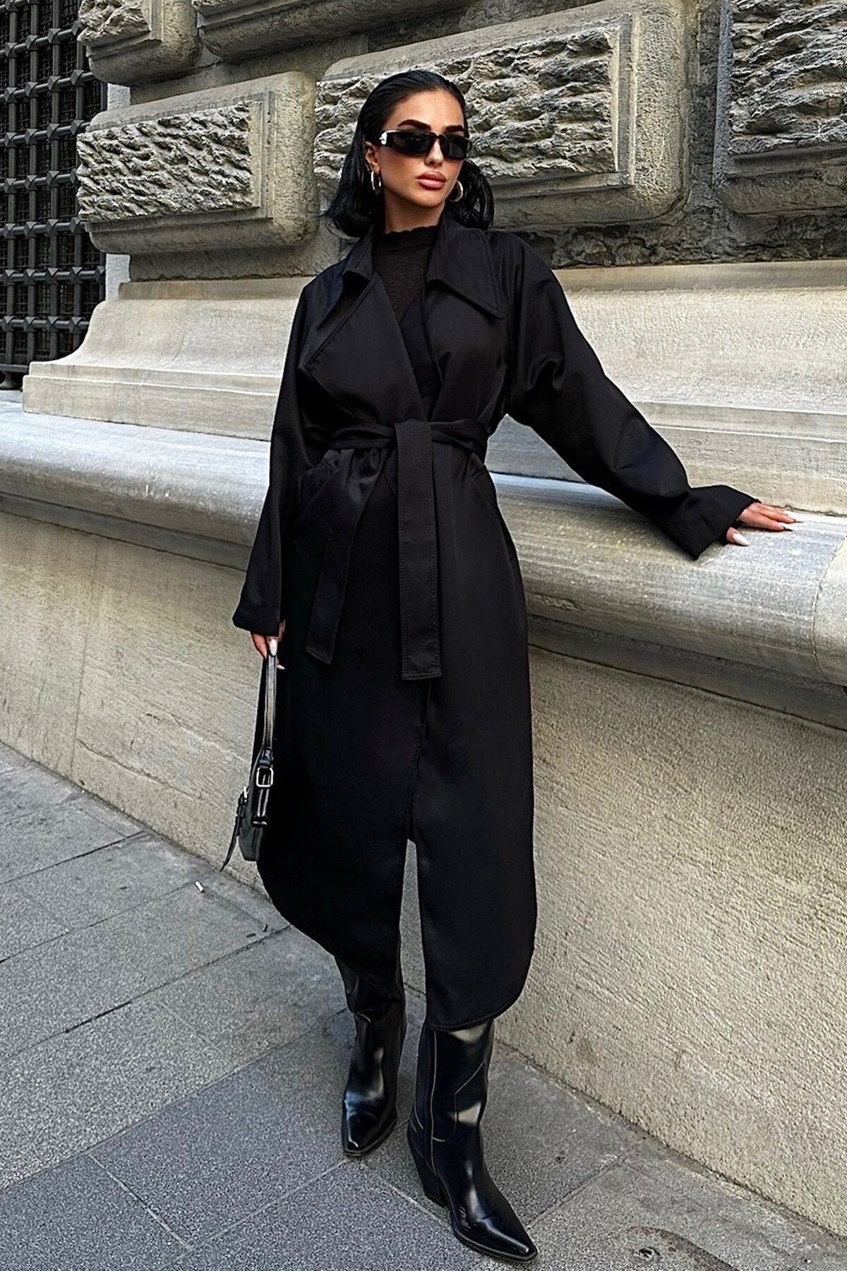 Siyah Geniş Yaka Trençkot