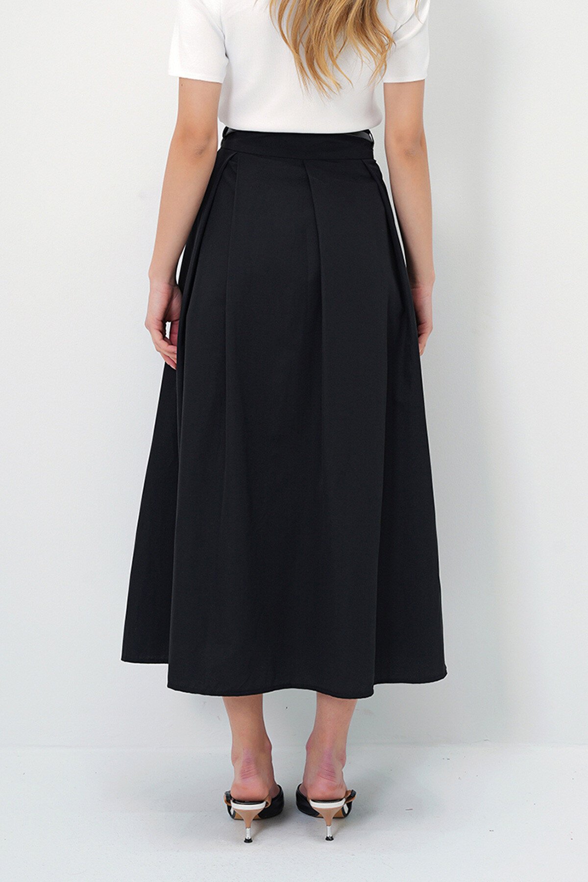 Siyah Gizli Fermuarlı Pileli Kemerli Maxi Boy Etek
