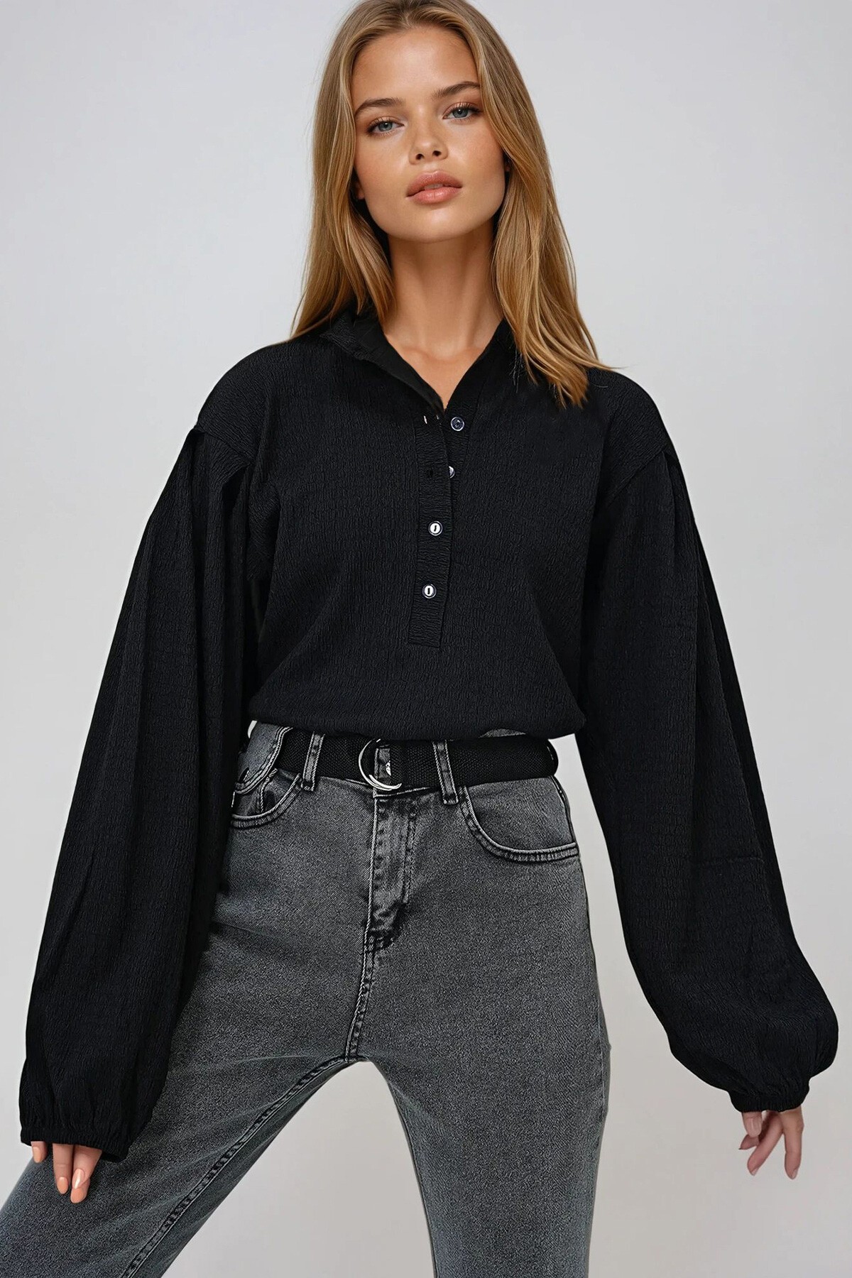 Siyah Hakim Yaka Önü Düğmeli Balon Kol Dokulu Bürümcük Gömlek Bluz
