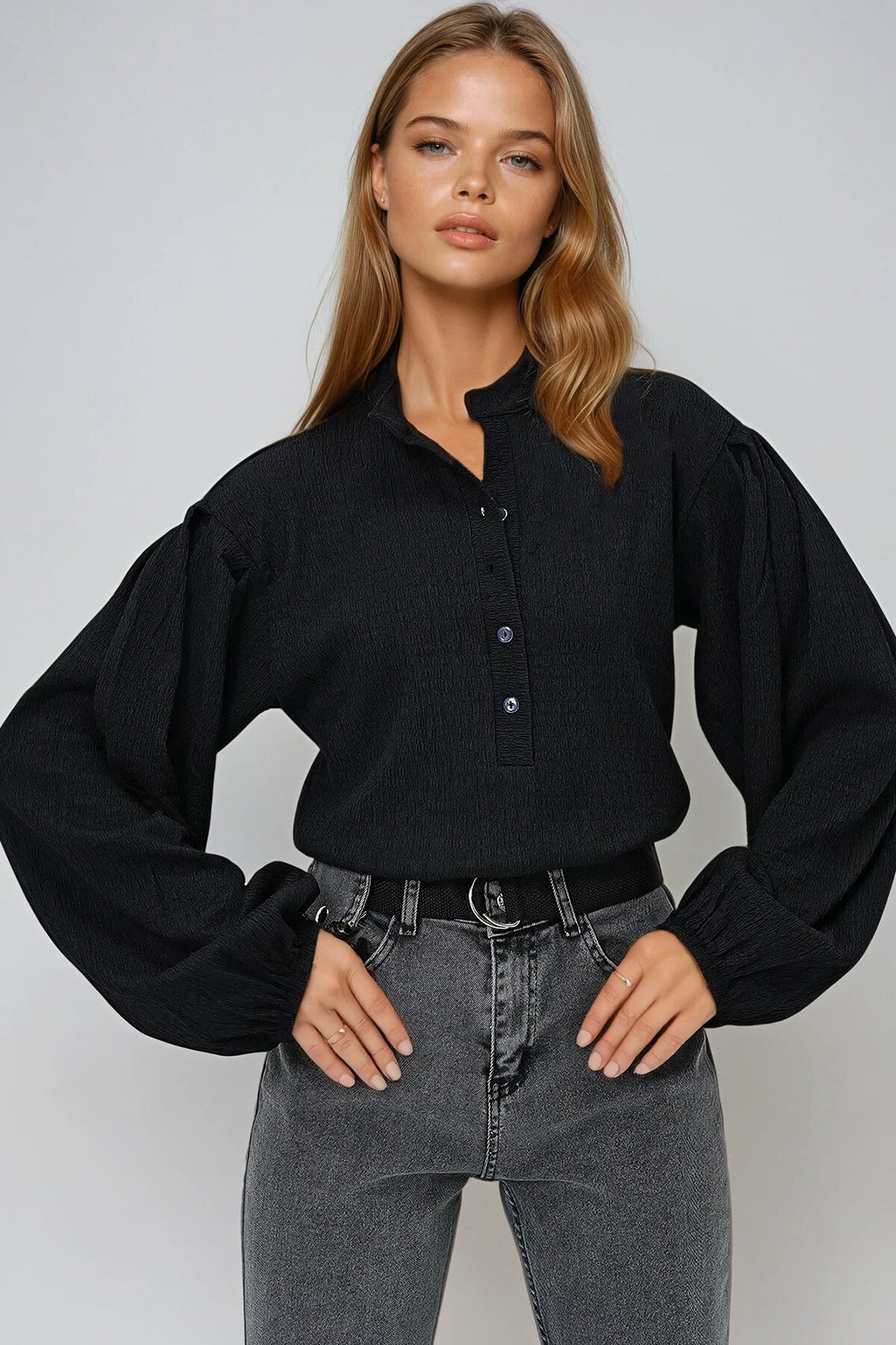 Siyah Hakim Yaka Önü Düğmeli Balon Kol Dokulu Bürümcük Gömlek Bluz