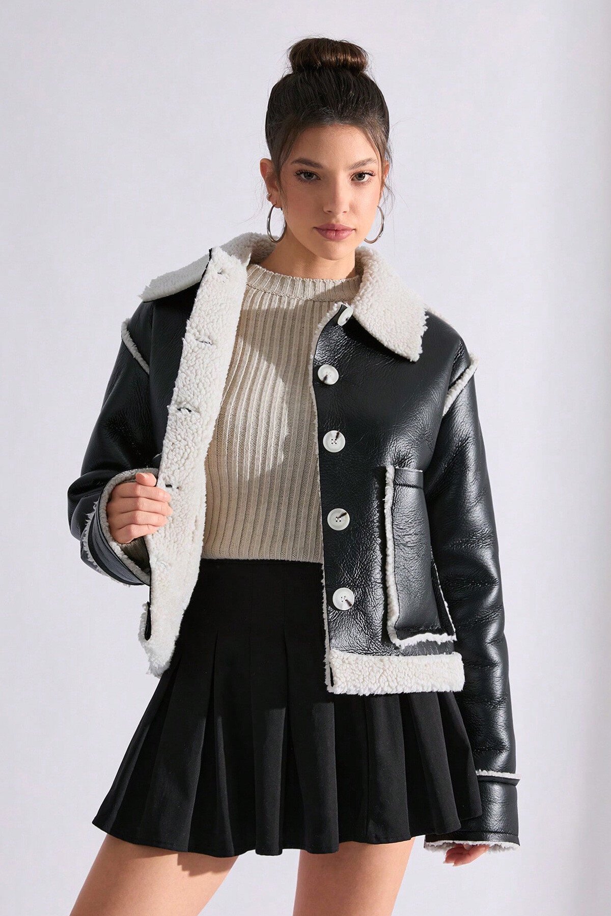 Siyah İçi Kürklü Çift Cepli Ceket