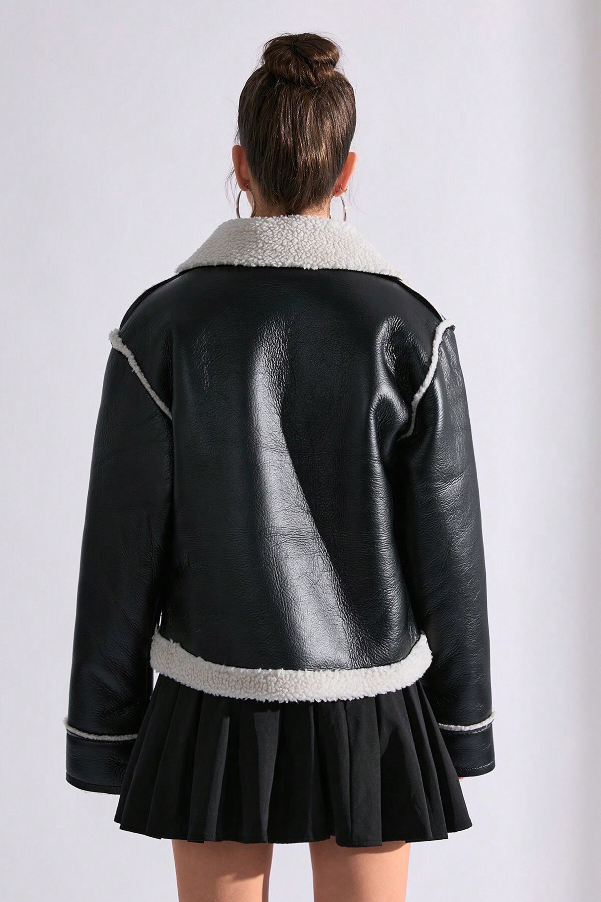 Siyah İçi Kürklü Çift Cepli Ceket