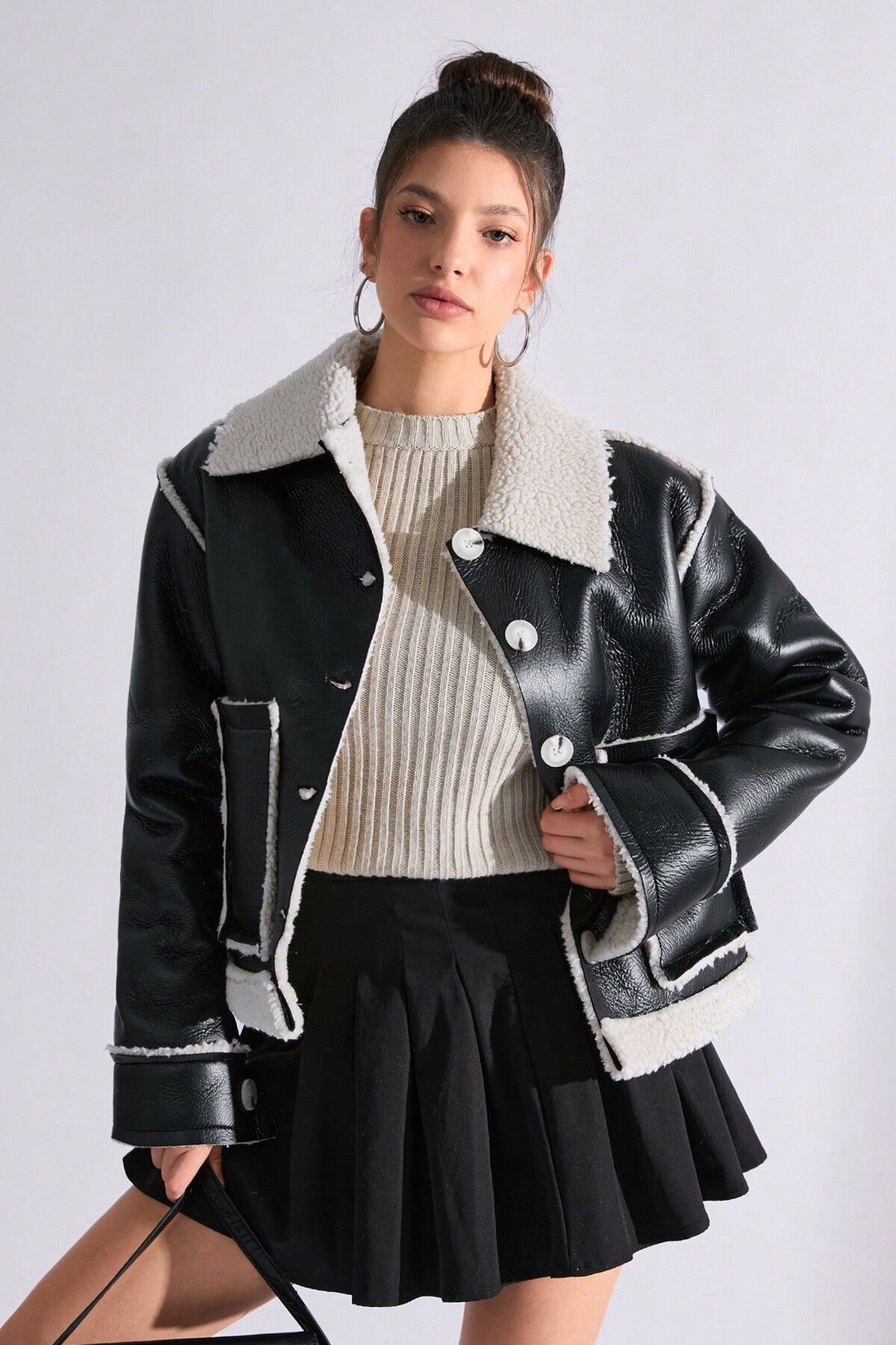 Siyah İçi Kürklü Çift Cepli Ceket