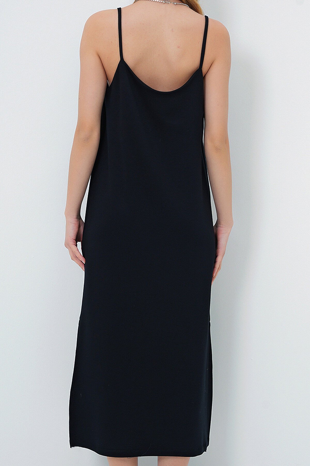 Siyah İp Askılı Yırtmaçlı Yazlık Örme Elbise